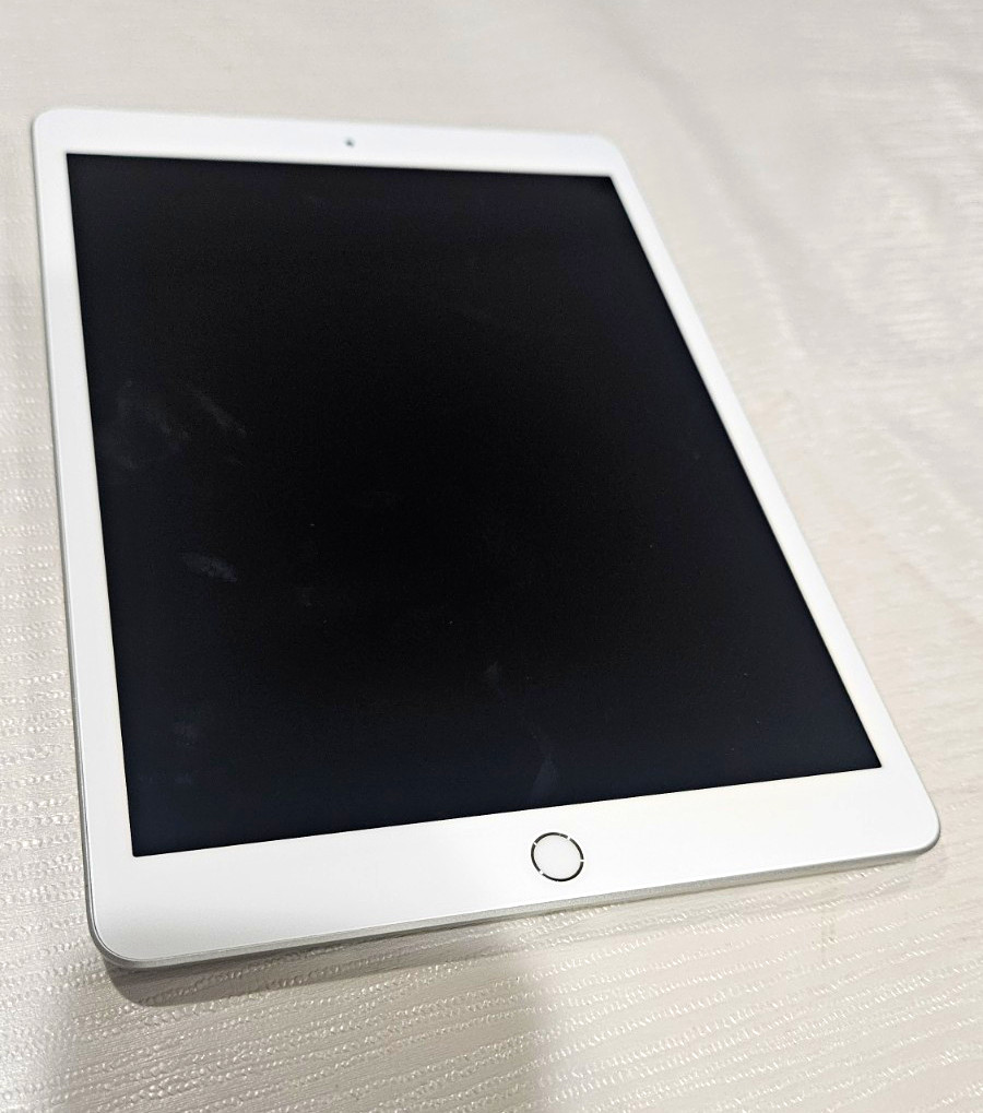 Apple iPad 10.2in 8th Gen 32GB Silver Wi‑Fi Unlocked MYLA2J/A