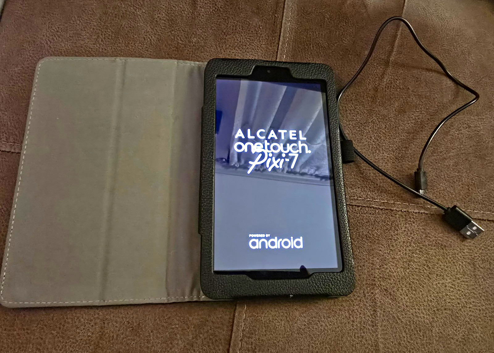 Alcatel OneTouch Pixi 7 9006W 7 in. Android Tablet 8GB 1GB 4G T-Mobile Black