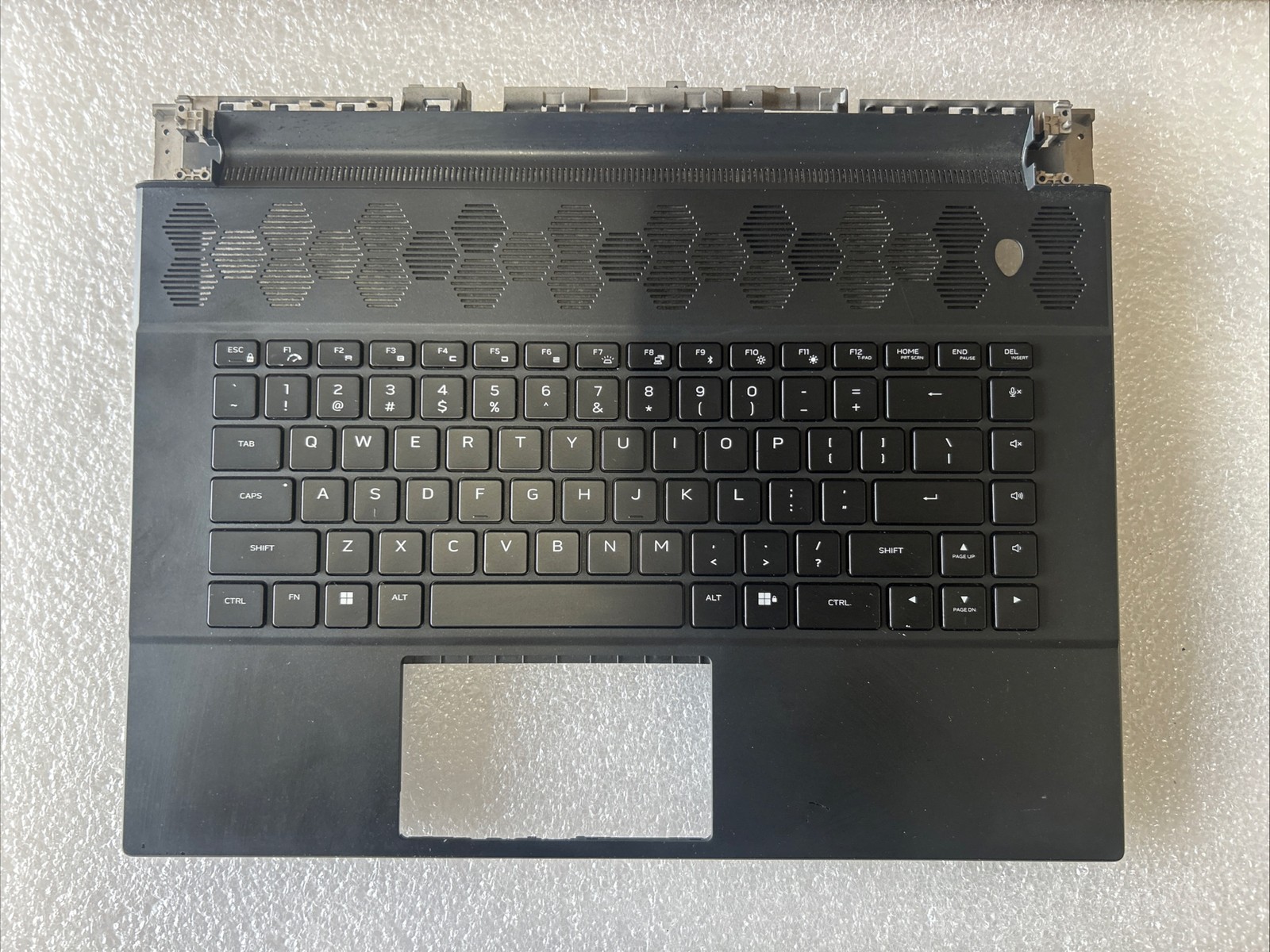 OEM Dell Alienware M16 Palmrest US Bcl Non Mechancl Keyboard NC97W AZ 12