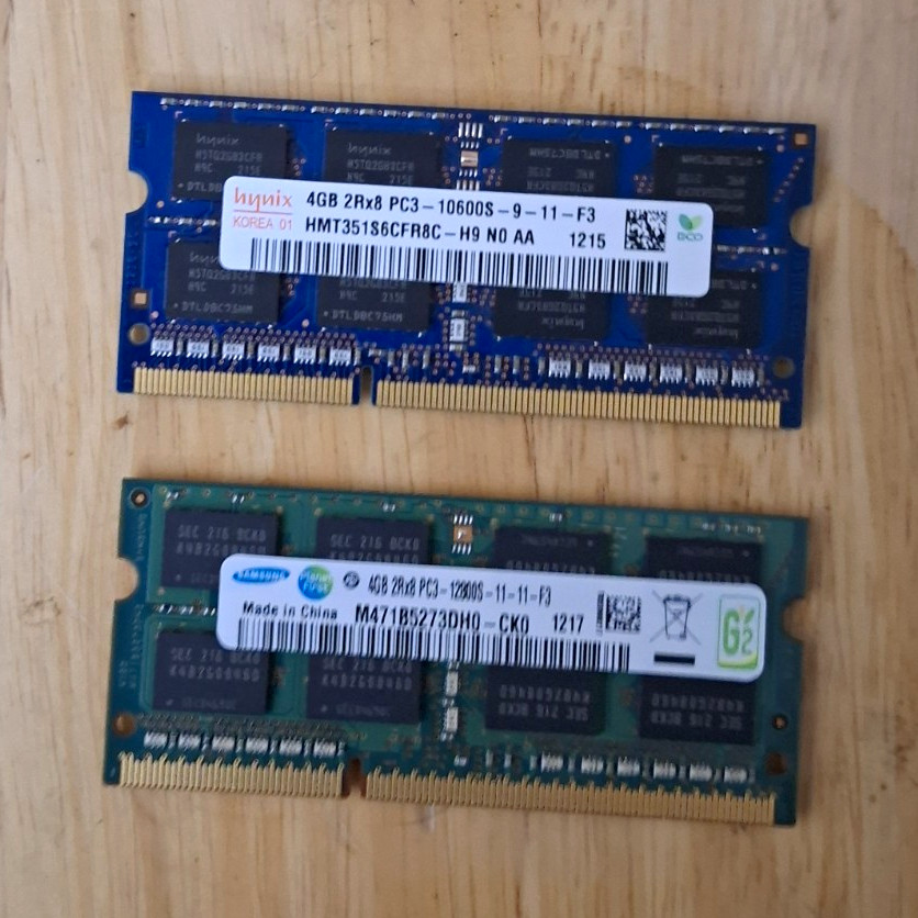 Hynix & Samsung 4GB 2x4GB DDR3 PC3-10600S 204-Pin SO-DIMM Non-ECC Unbuff
