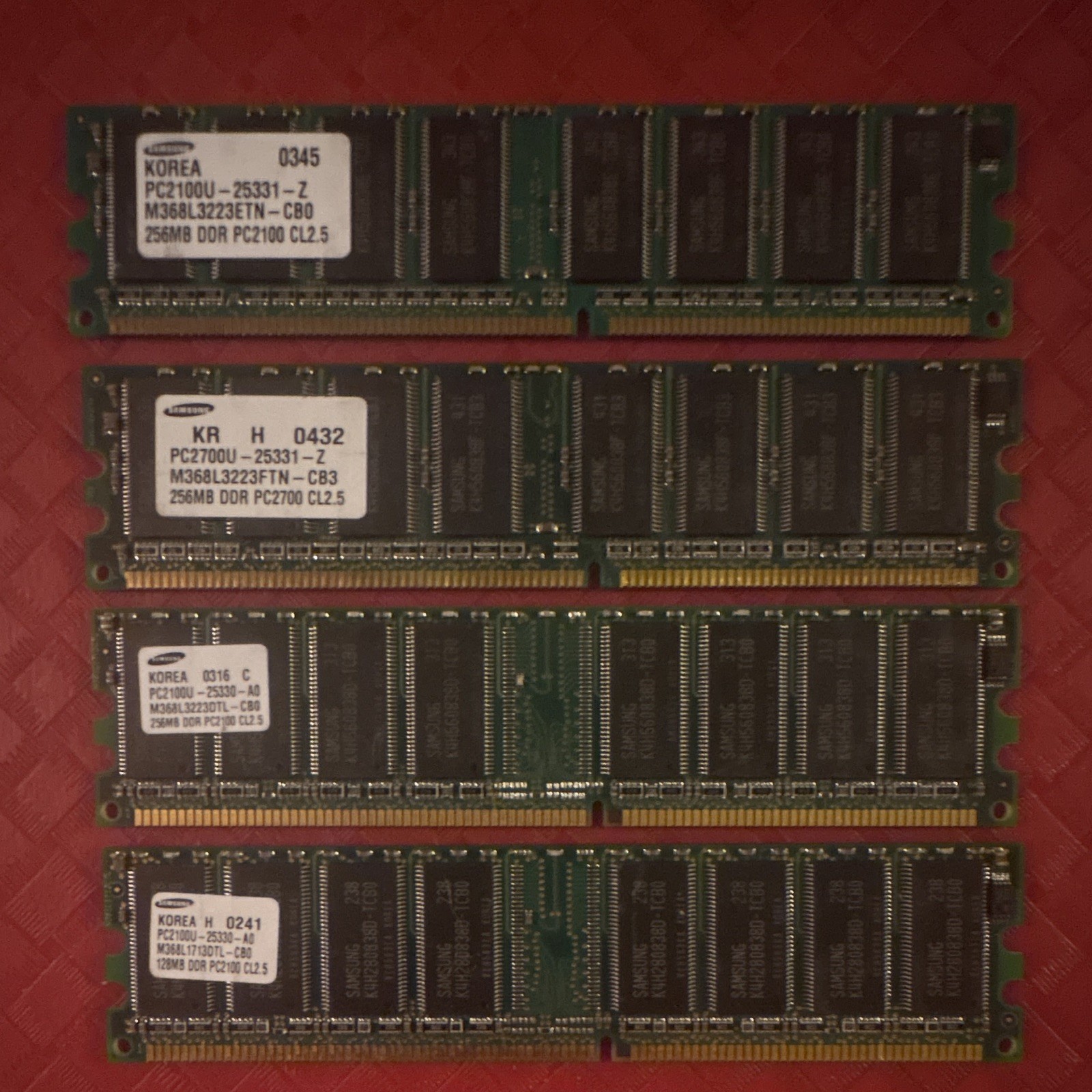 Samsung 1GB (4x256MB) DDR PC2100U DDR-266 184-Pin DIMM CL2.5 RAM