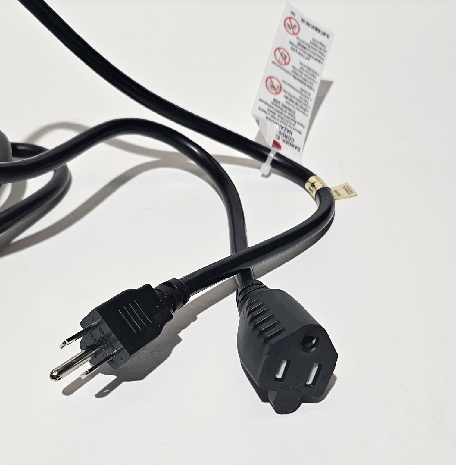 Extension Cord 6 Ft - NEMA 5-15P to NEMA 5-15R, 16AWG, 13A, 3-Prong