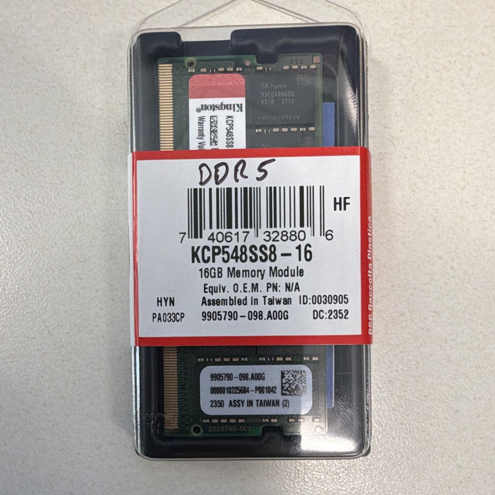 Kingston 16GB DDR5 SO-DIMM PC5-38400 DDR5-4800 262-Pin Non-ECC KCP548SS8-16
