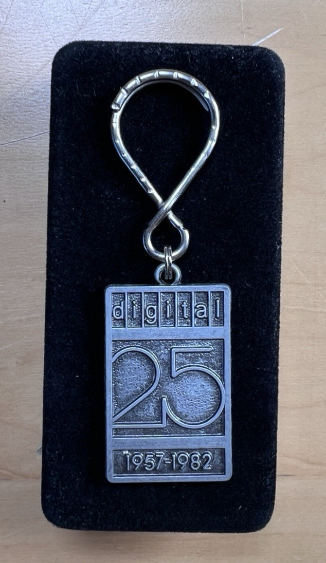 Digital Equipment Corp. 25th Anniversary Key Chain 1957-1982 w/Presentation Case