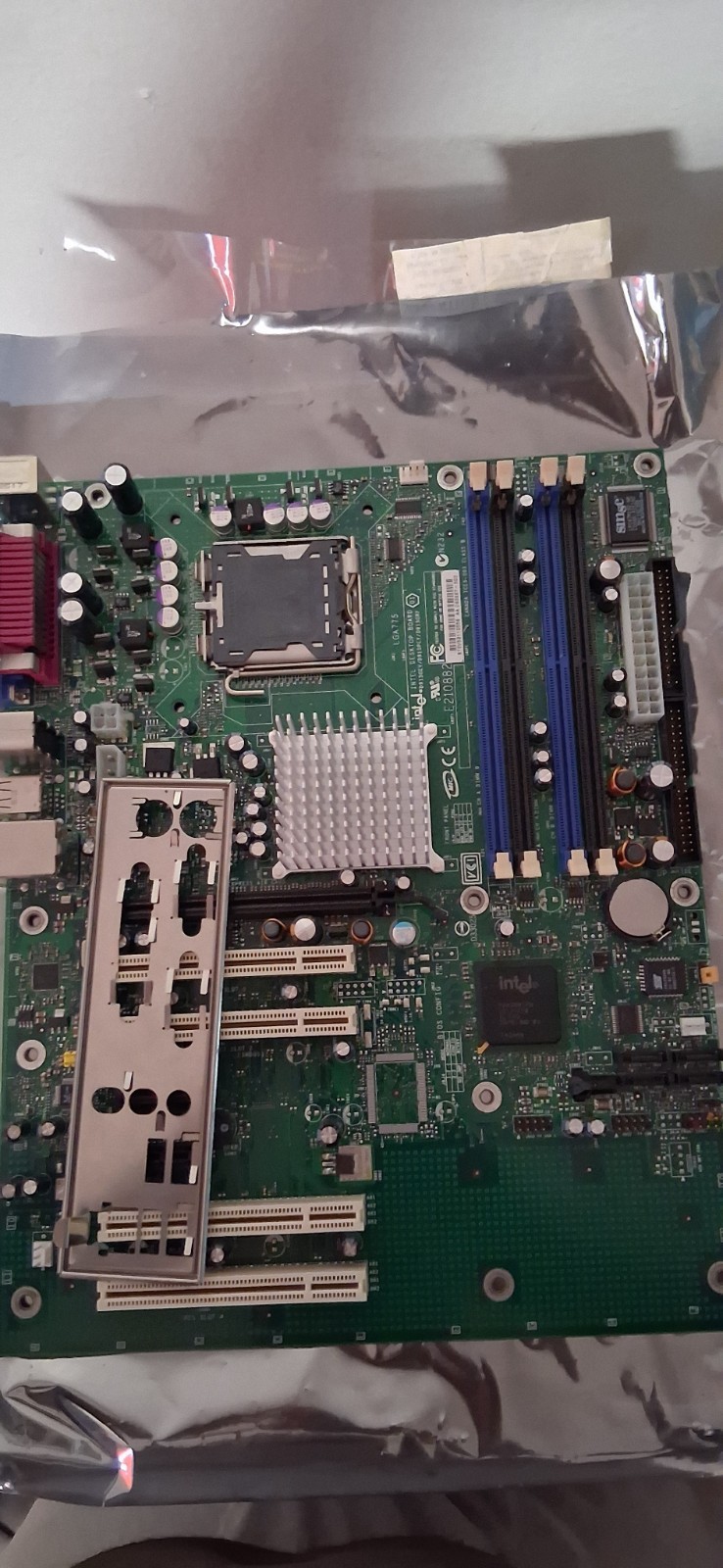 INTEL Desktop Board D915GEV - PARTS ONLY