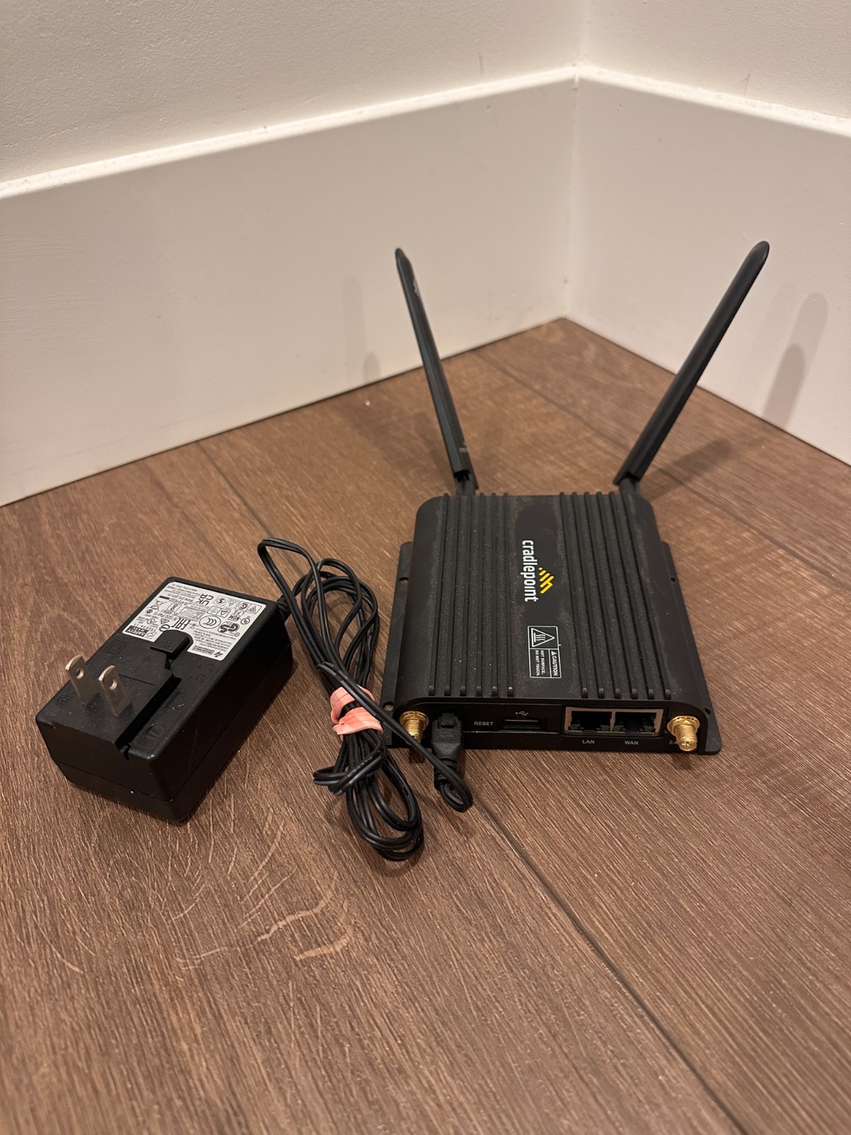 Cradlepoint IBR600C-150M-D 150 Mbps 2-Ports Wireless (Wi-Fi) Router