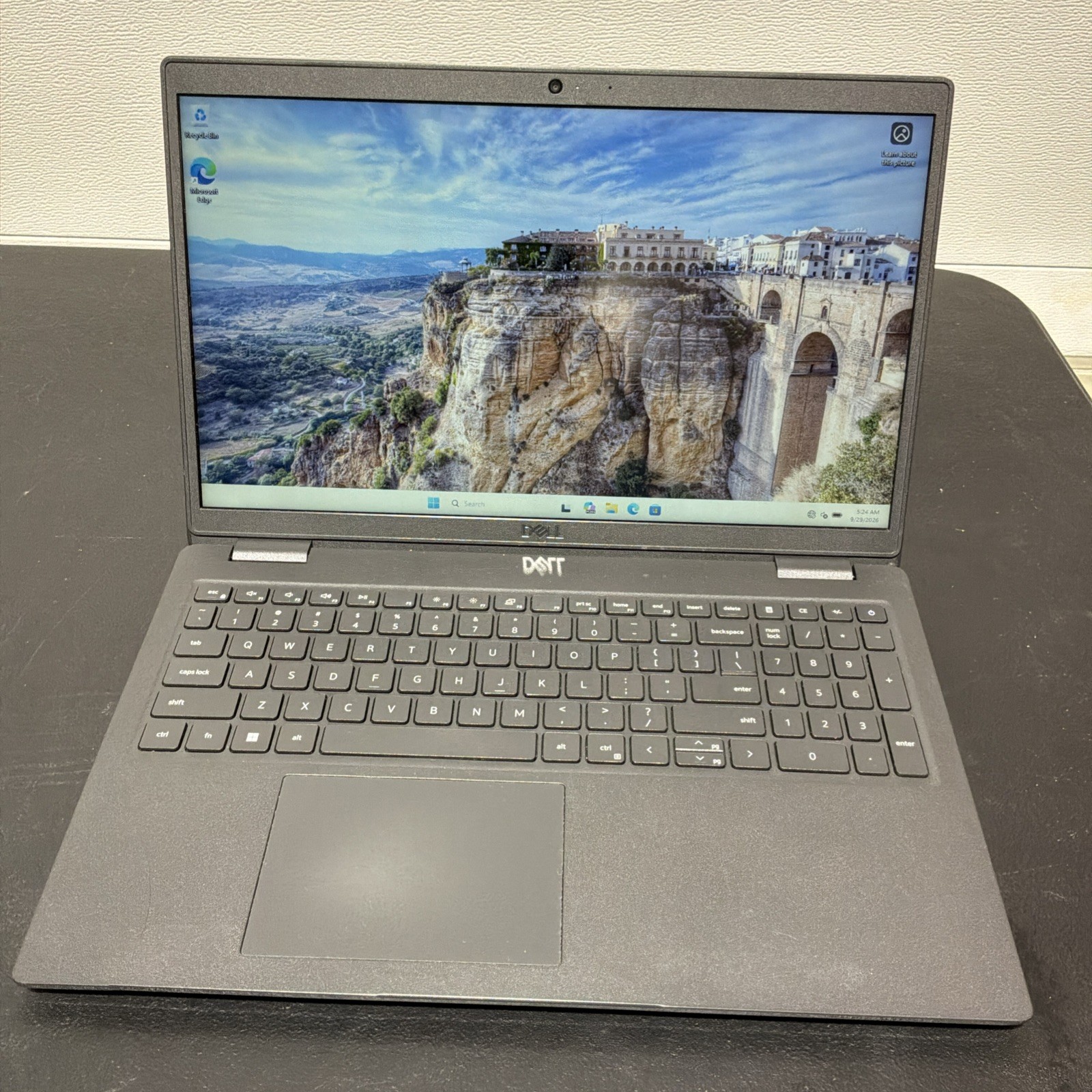 Dell Latitude 3520 15.6" i5-1135G7 8GB RAM 256GB NVMe Windows 11 Pro READ N030