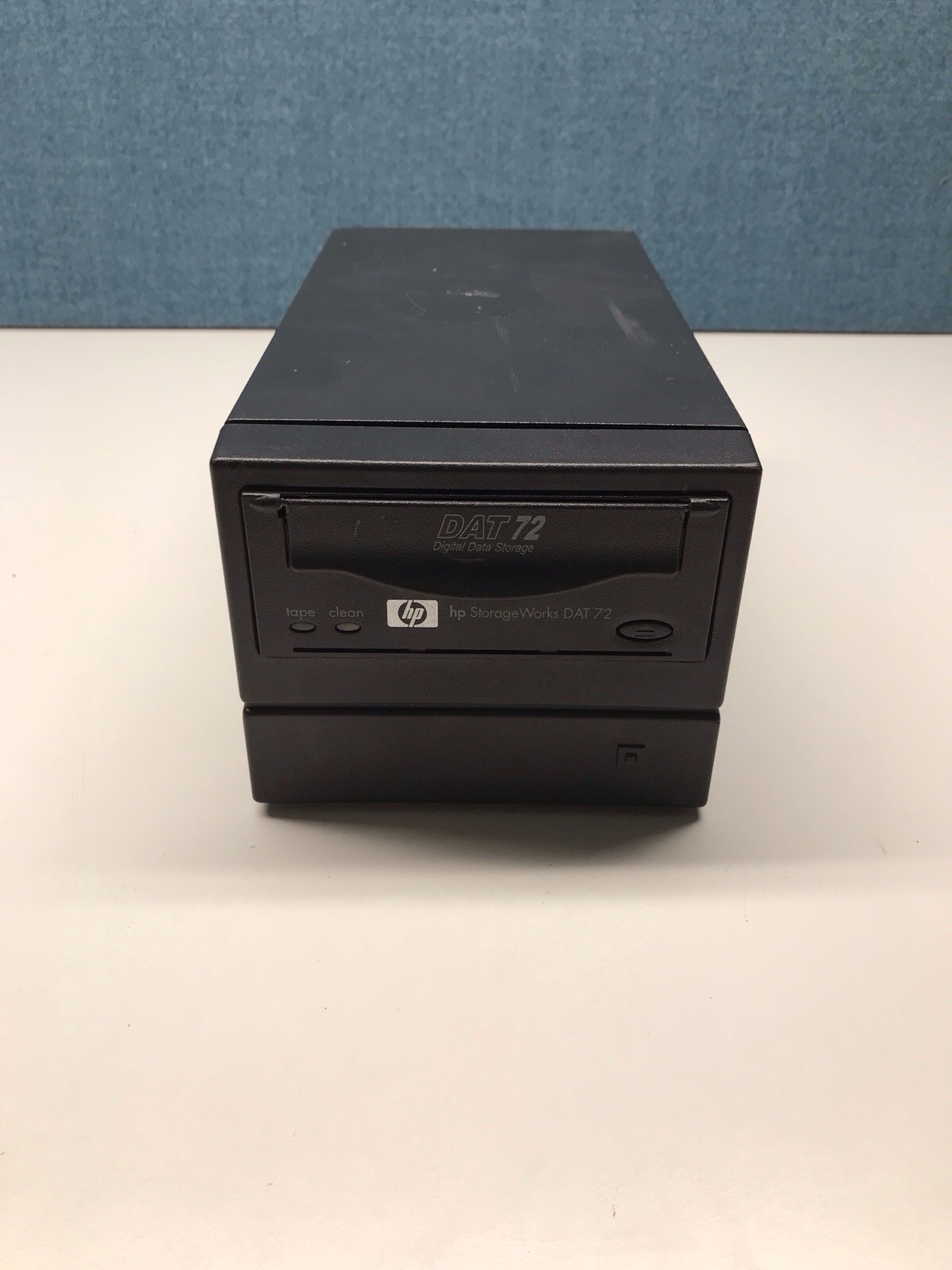 HP Q1523A 36GB / 72GB DAT72 SCSI External DAT Tape Drive