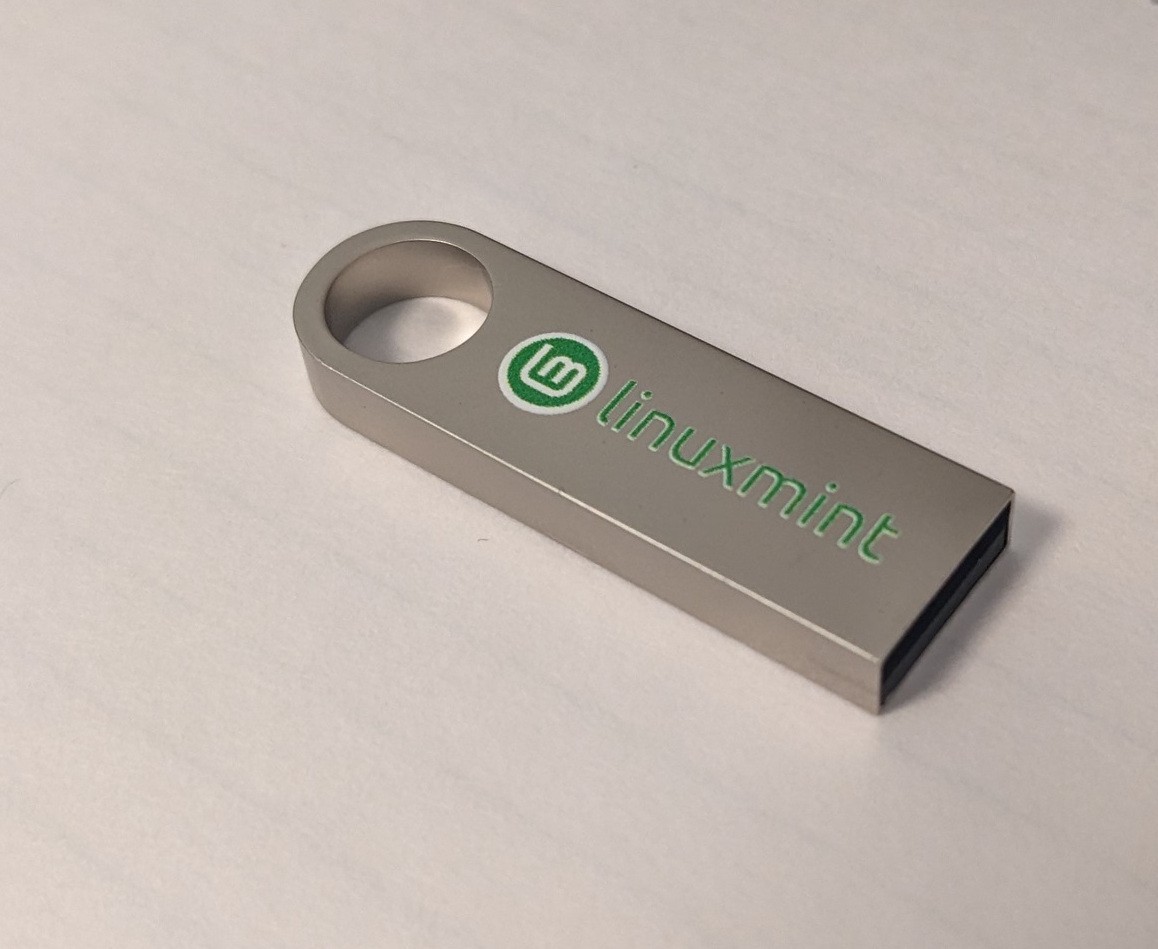 Linux Mint 22.3 Cinnamon 64-Bit Bootable USB Installer for PC & Laptop