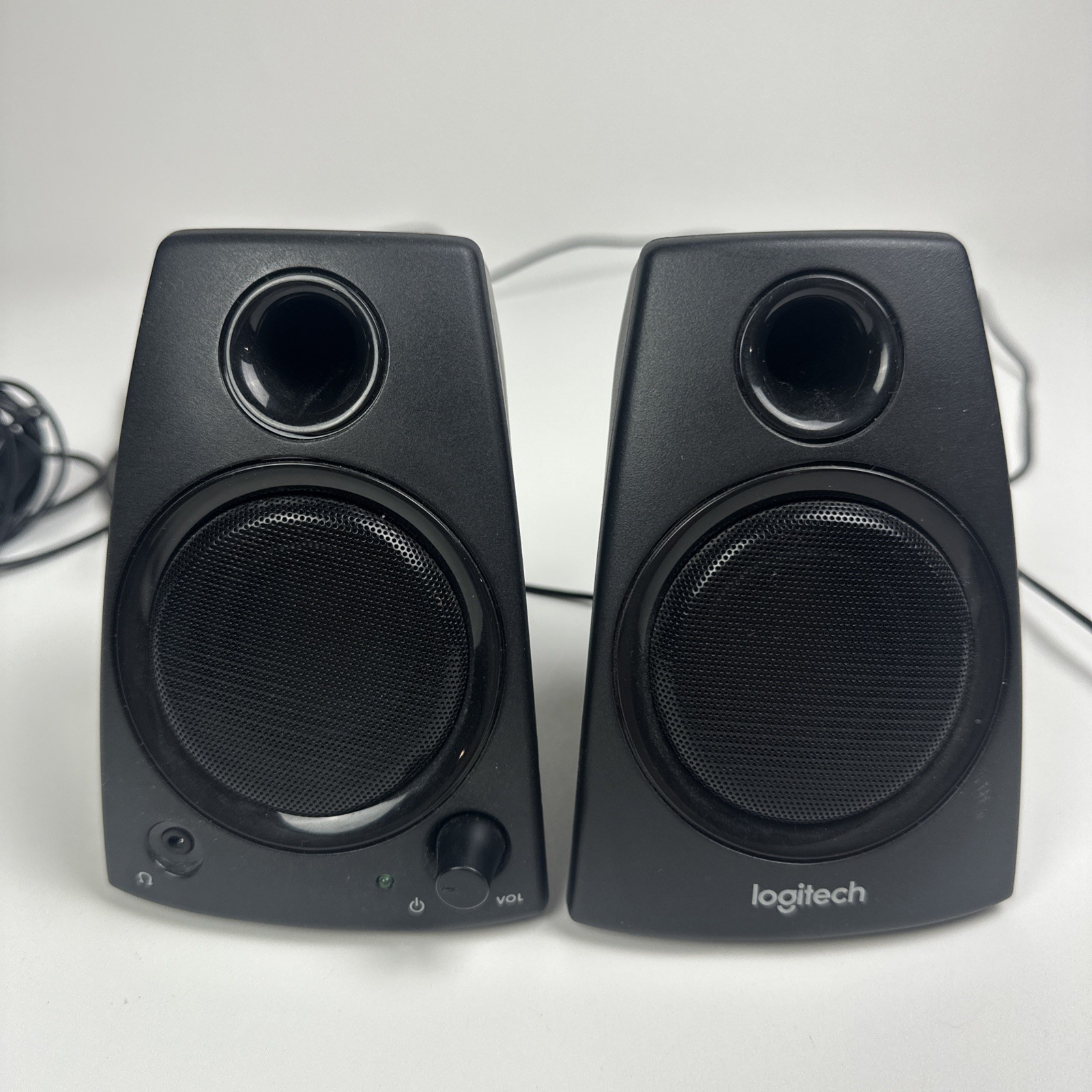Logitech Z130 2.0 Speaker System – Tested & Working, Excellent Condition