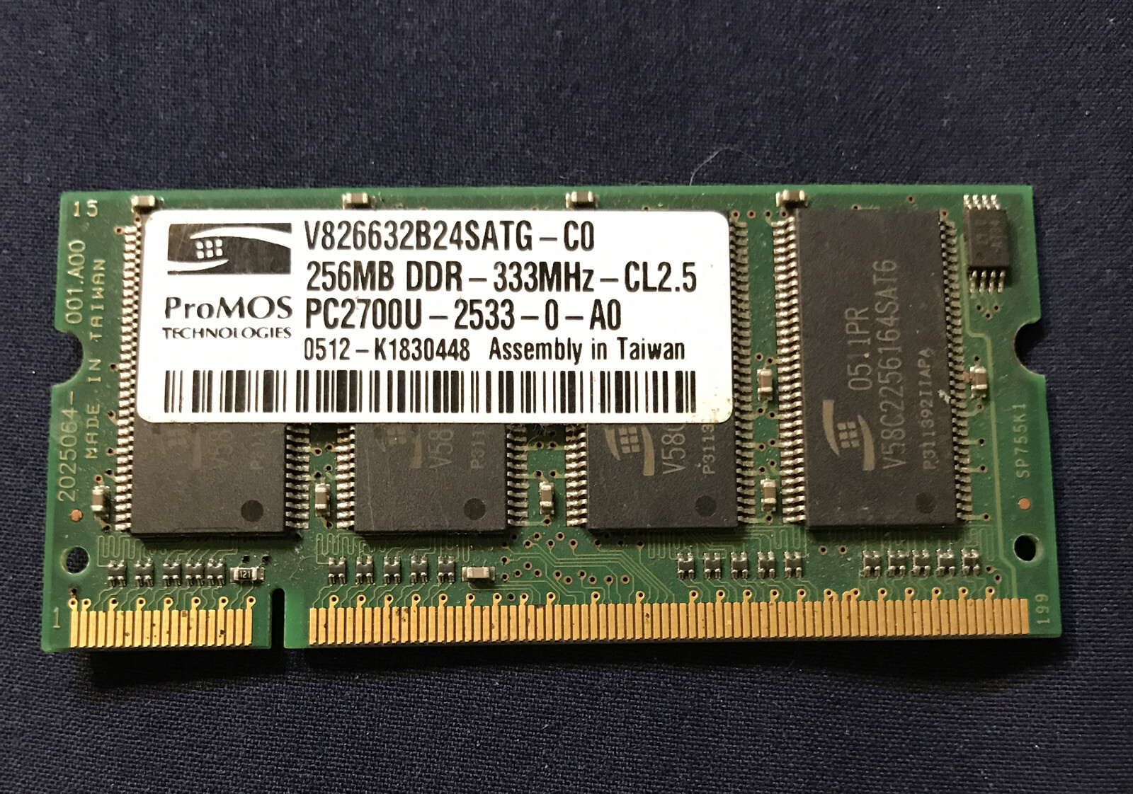 256 MB DDR-RAM 200-pin SO-DIMM PC-2700S  'ProMOS V826632B24SATG-C0'
