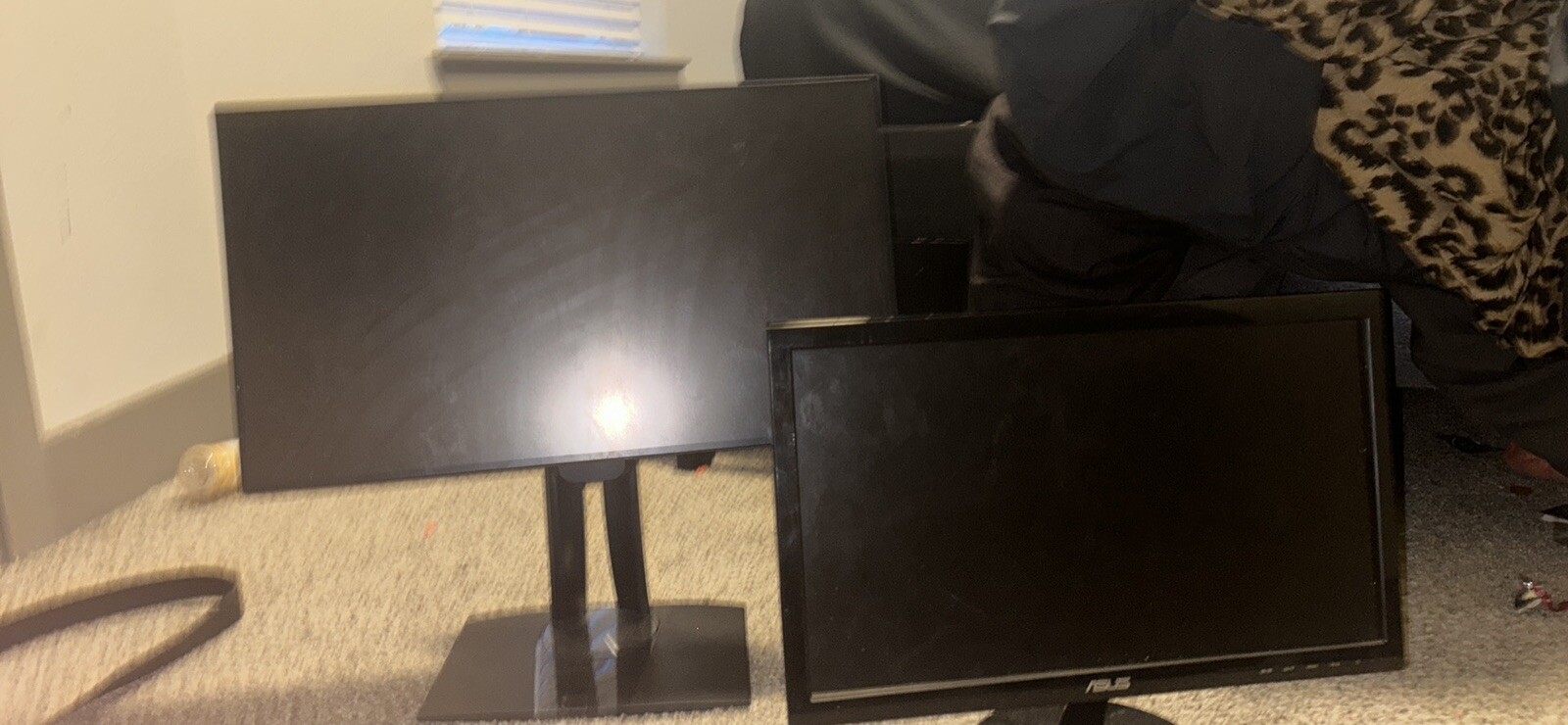 2 ONN 100027813 24" 165 Hz FHD Gaming Monitor - Black