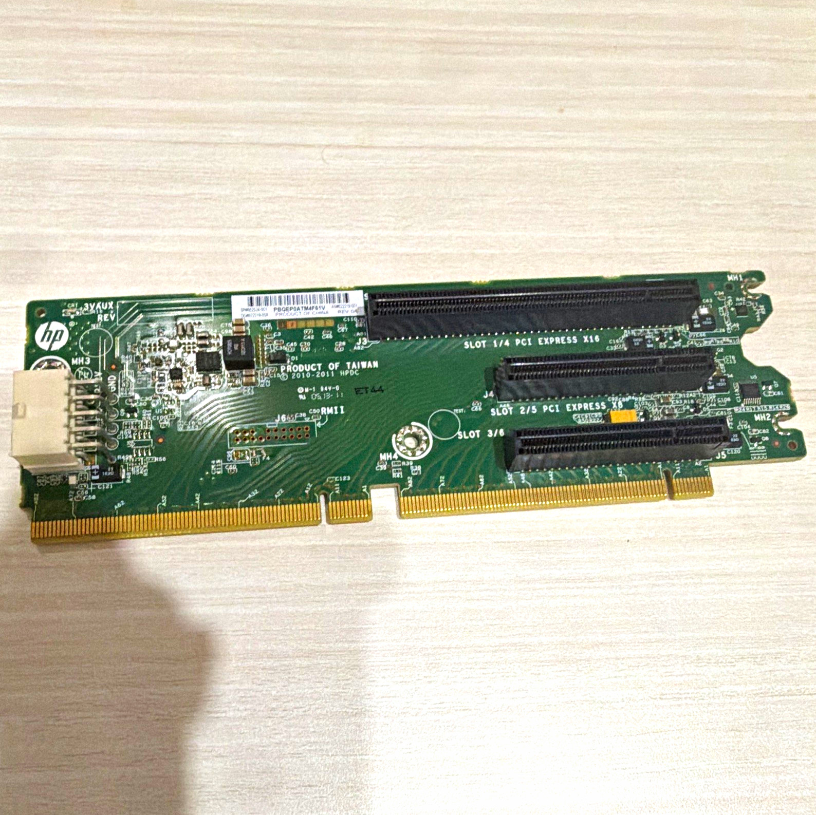 HP ProLiant 711749-001 PCI Express x16 3-Slot Riser Card 24-Pin Connector