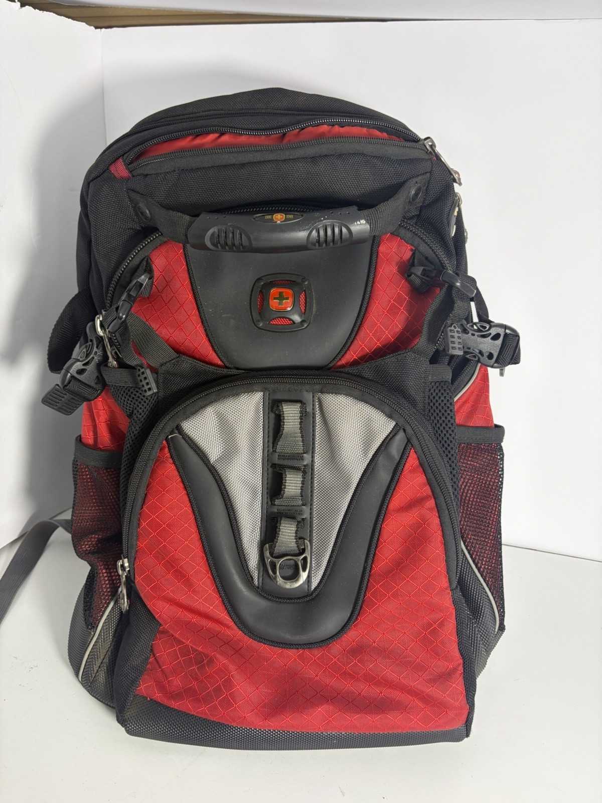 SwissGear by Wenger Laptop Backpack Red Black Shock Absorbing 