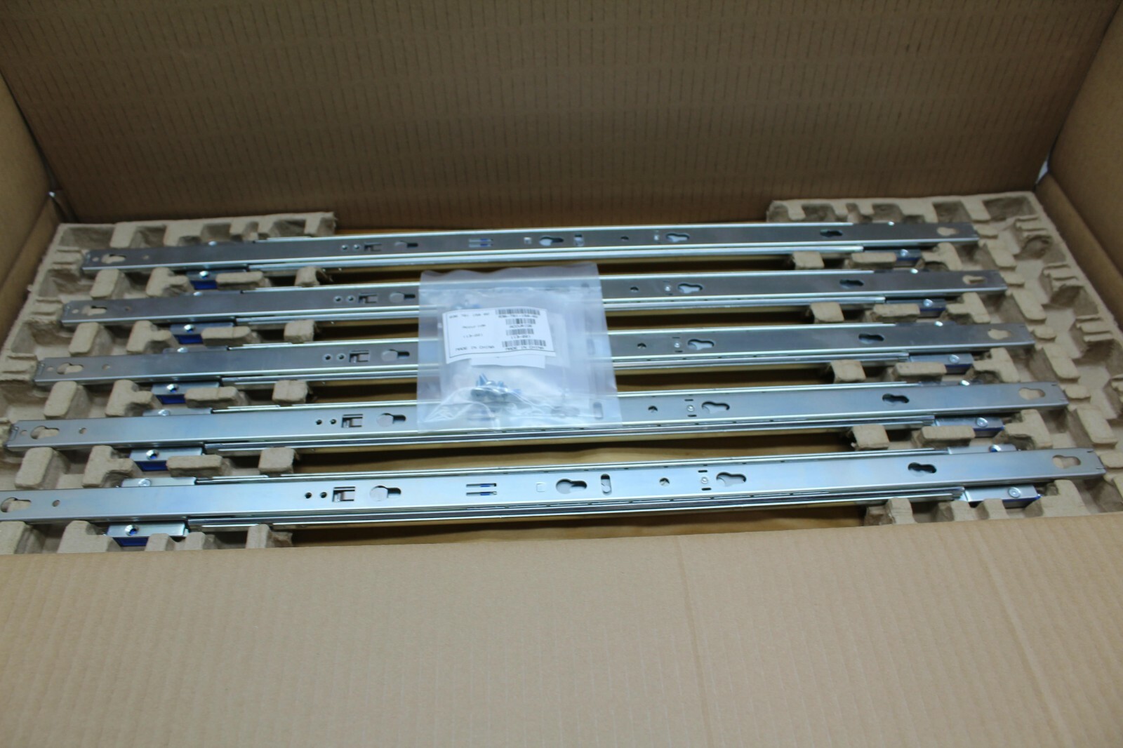 DELL EXX1U2URAILS2 042-009-400 Accuride 1U/2U Server Workstation Rail Kit 5 PACK
