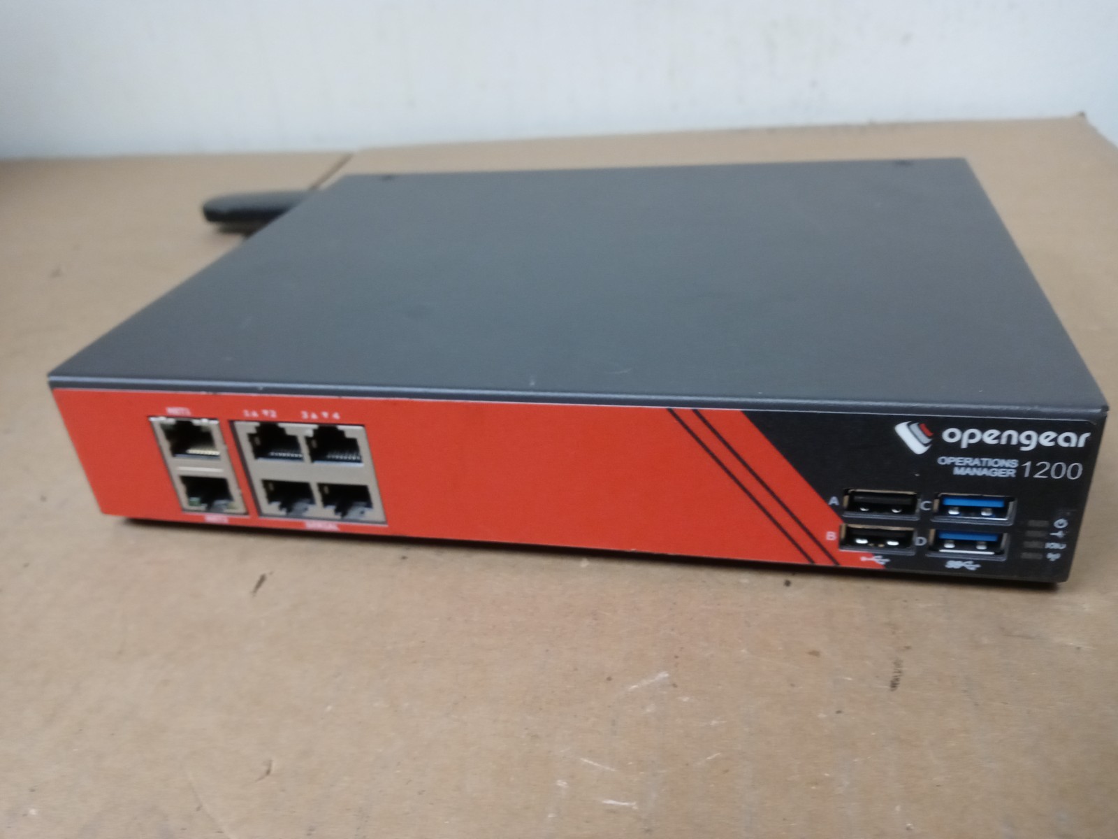 Opengear Operations Manager 1200 OM1204-L Console Server NO Adapter
