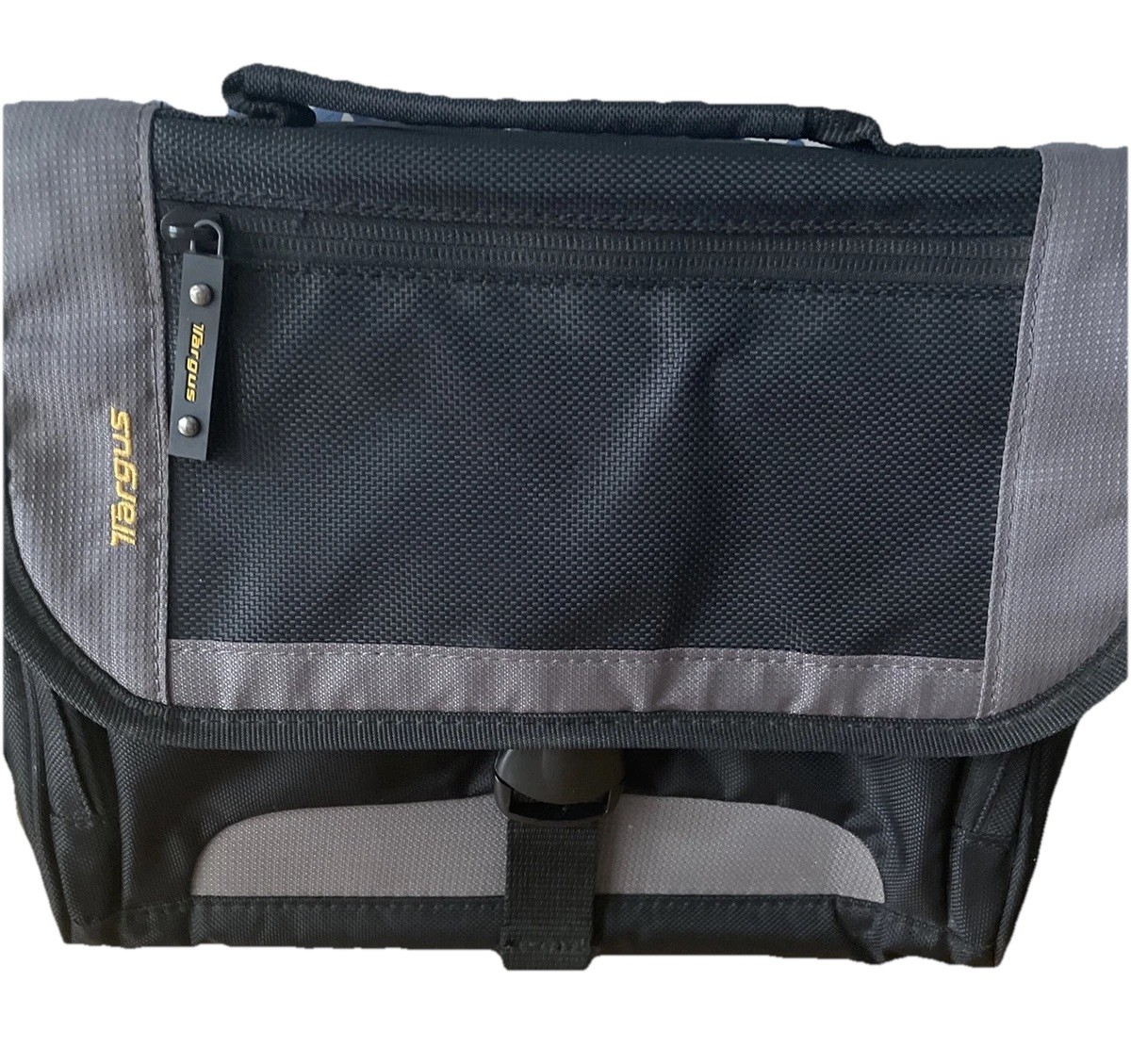 Targus TSM097US Netbook CityGear Case 10.2" Tablet iPad Crossbody Messenger EUC