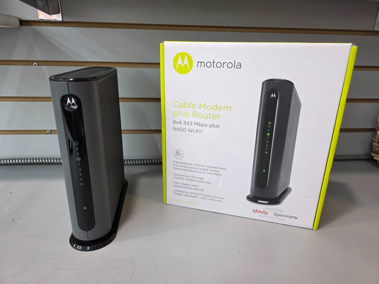 Motorola MG7315 8x4 DOCSIS 3.0 Cable Modem Plus N450 Wi-Fi Router