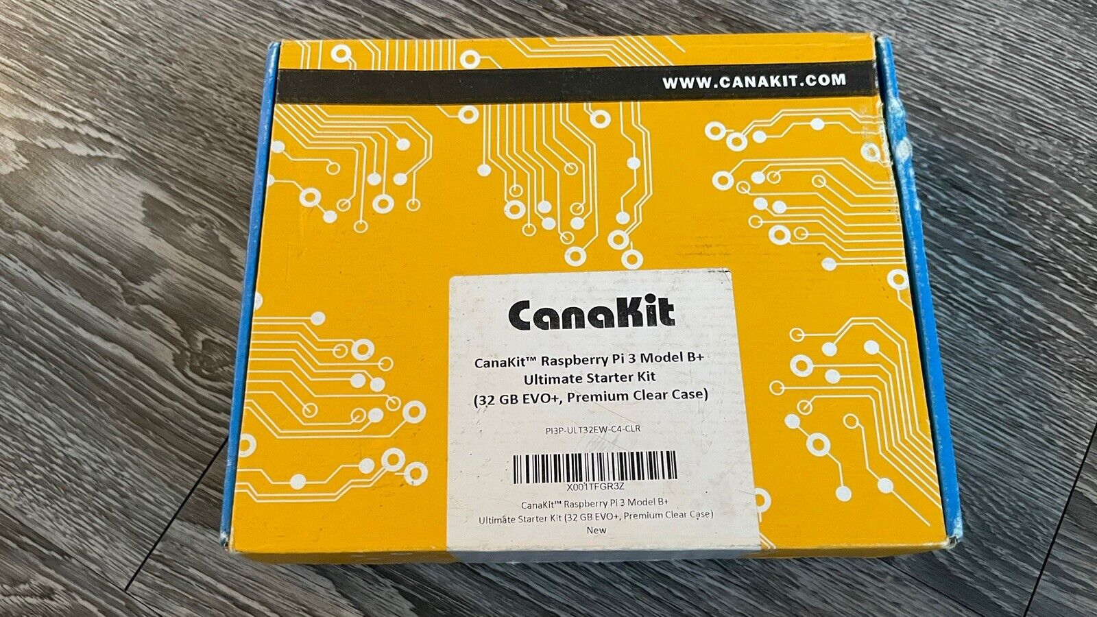 CanaKit for Raspberry Pi 3 Model B+ Ultimate Starter Kit 32GB EVO+ Clear Case