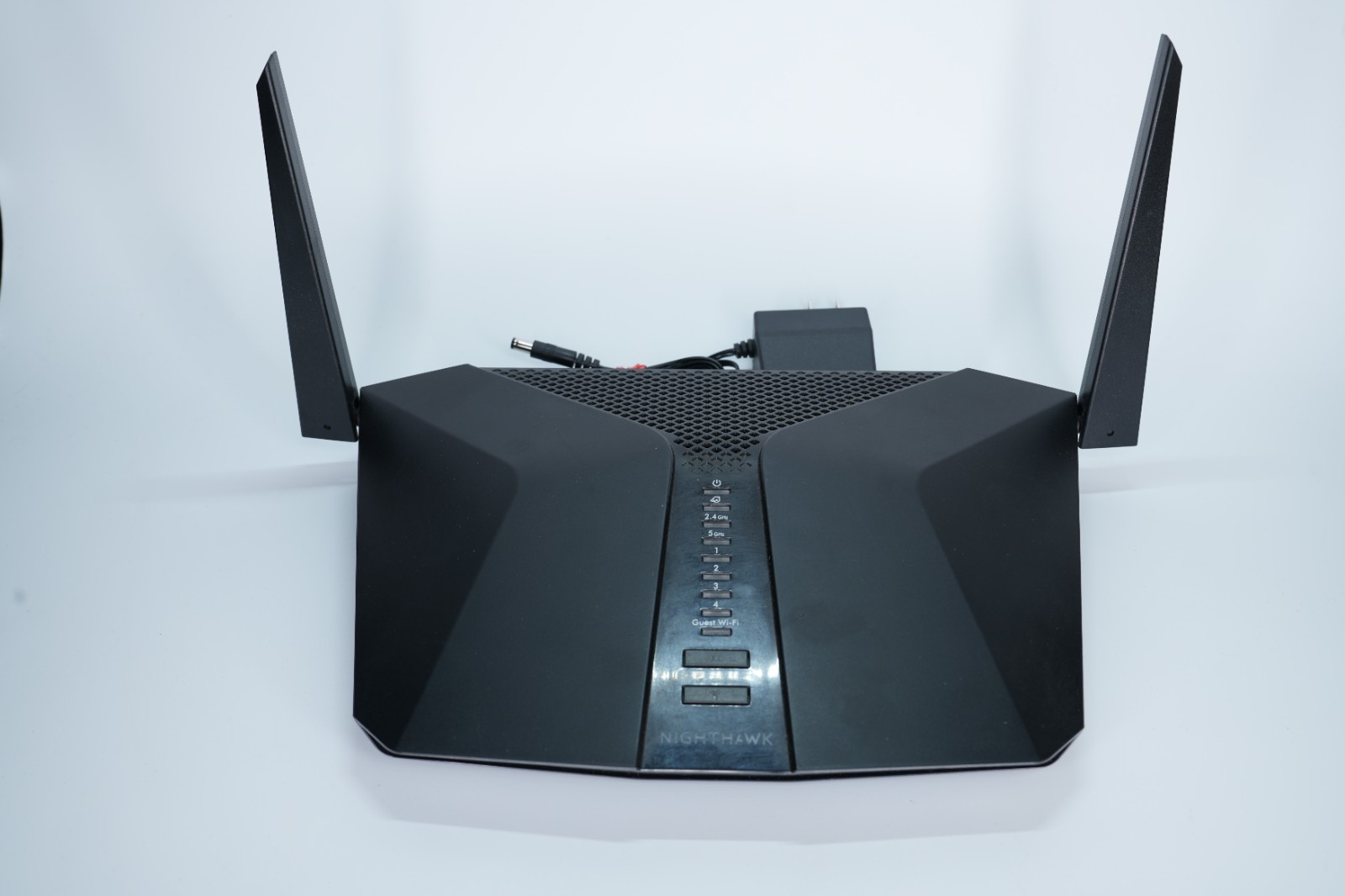 Netgear Nighthawk AX4 AX3000 4-Stream WiFi Router Model RAX35 Pre-Owned