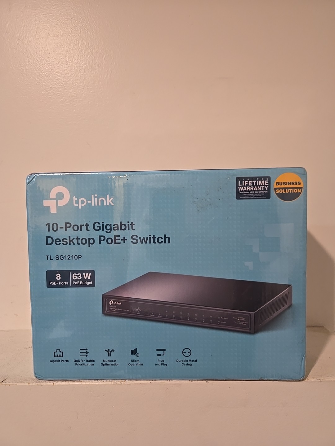 10 Port Black Network Switch with 8 PoE Ports 802.3at 30W per Port