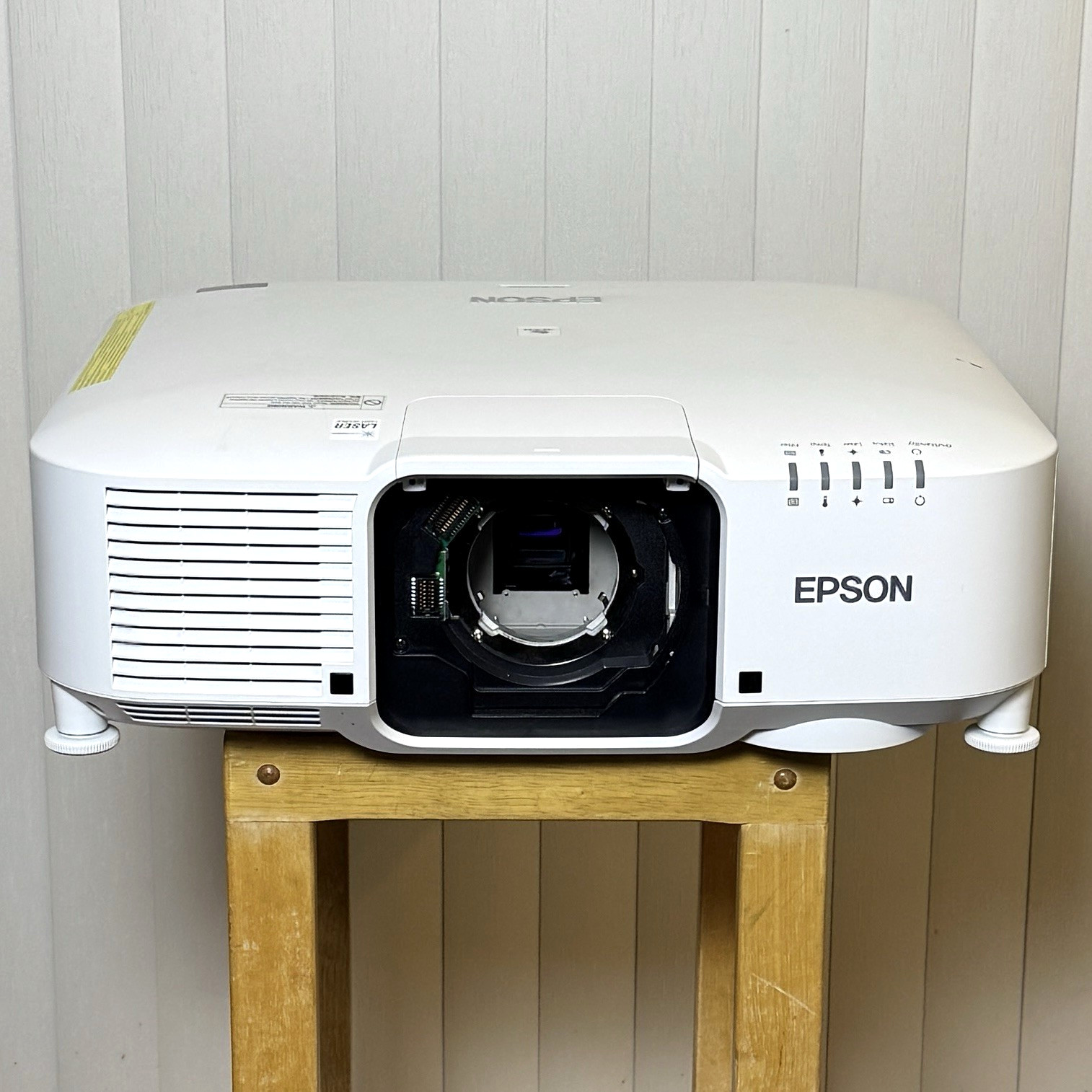 Epson EB-PU1008W 3LCD WUXGA 8,500 Lumen Laser Projector w/ 4K | For Parts/Repair