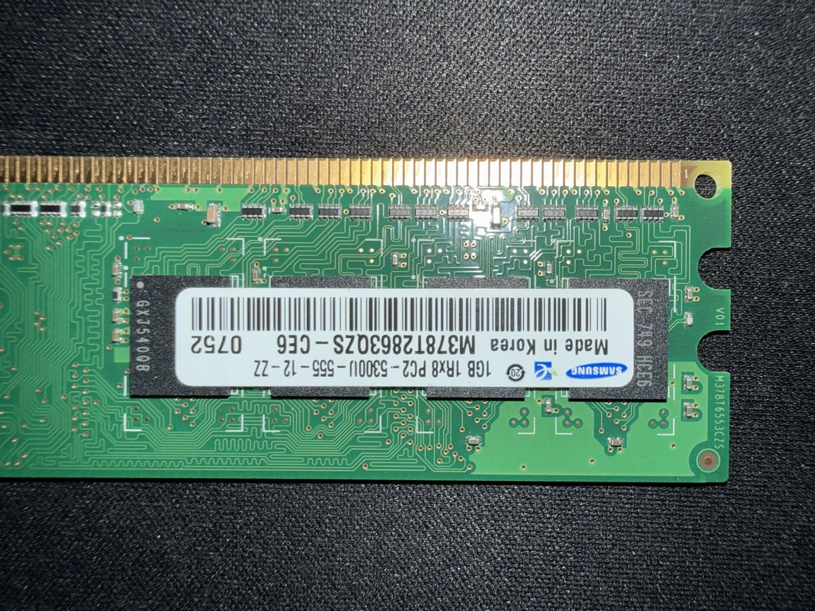 Samsung 1GB DDR3 SDRAM PC3-5300U DIMM 240-Pin 1GB Module M378T2863QZS-C6G