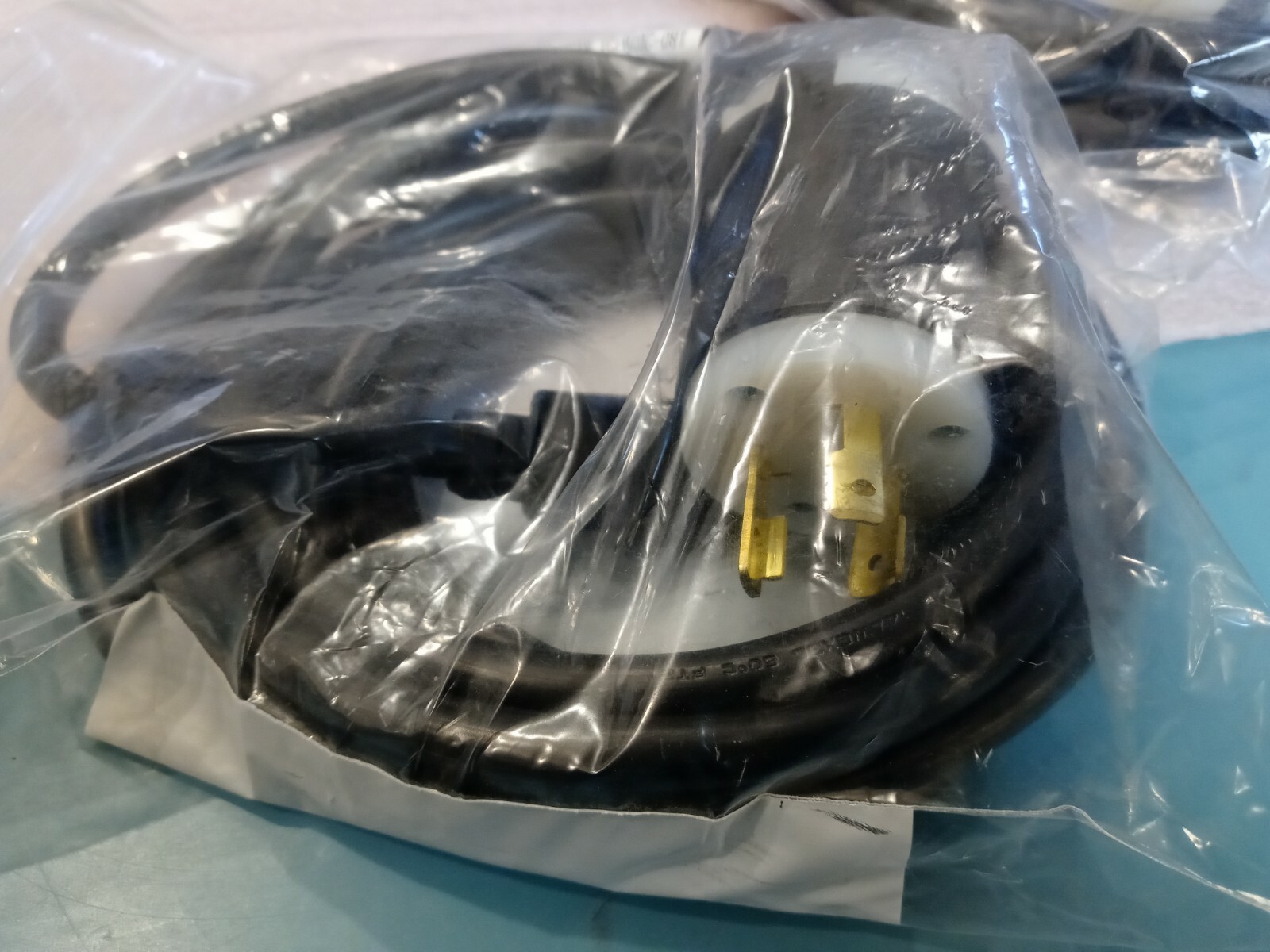  SUN MICROSYSTEMS, INC. 180-2070-01 20AMP POWER CORD 4 METER