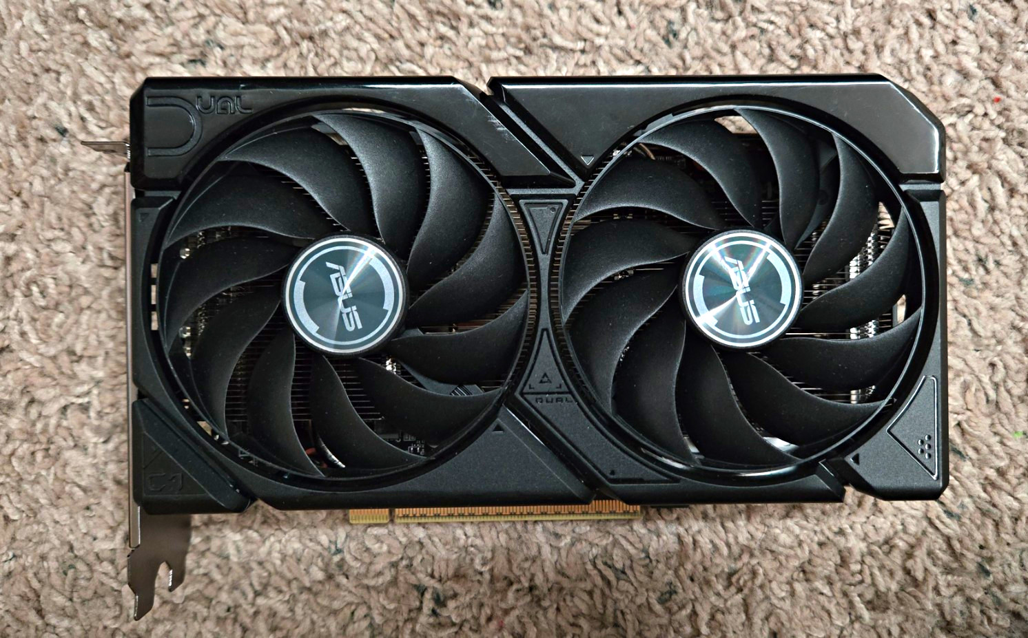ASUS Dual Radeon RX 9060 XT 16GB GDDR6