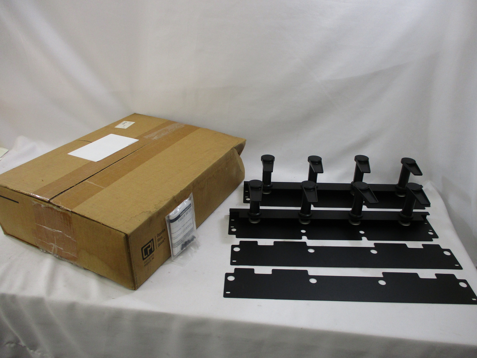 *NEW* CPI CHATSWORTH 35475-701 RACK CABLE MANAGEMENT