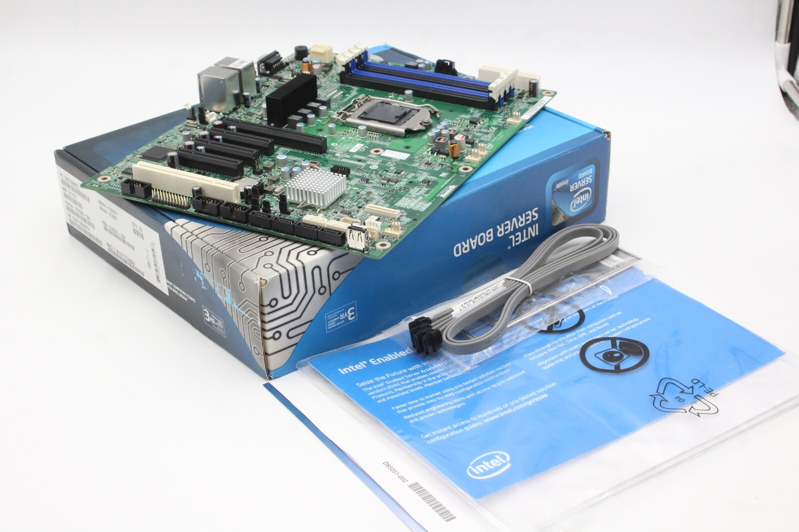 Intel Server Board Model  S1200 DBS1200BTL Version G23530-304 DDR3 Open Box HSH