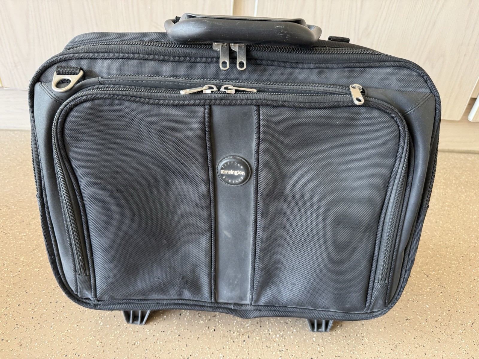 Kensington Contour Roller Wheeled Ergonomic Computer Case Black K62348