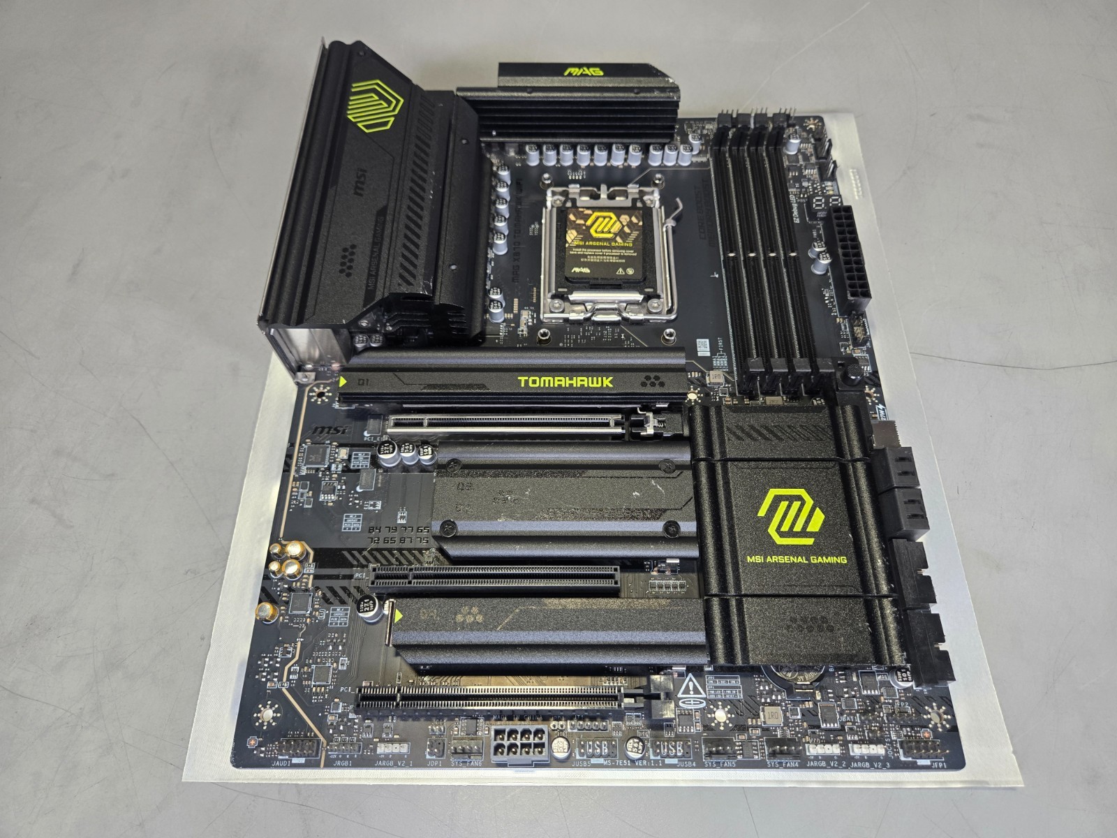 *Damaged* MSI MAG X870 Tomahawk Wifi Gaming AM5 DDR5 Motherboard