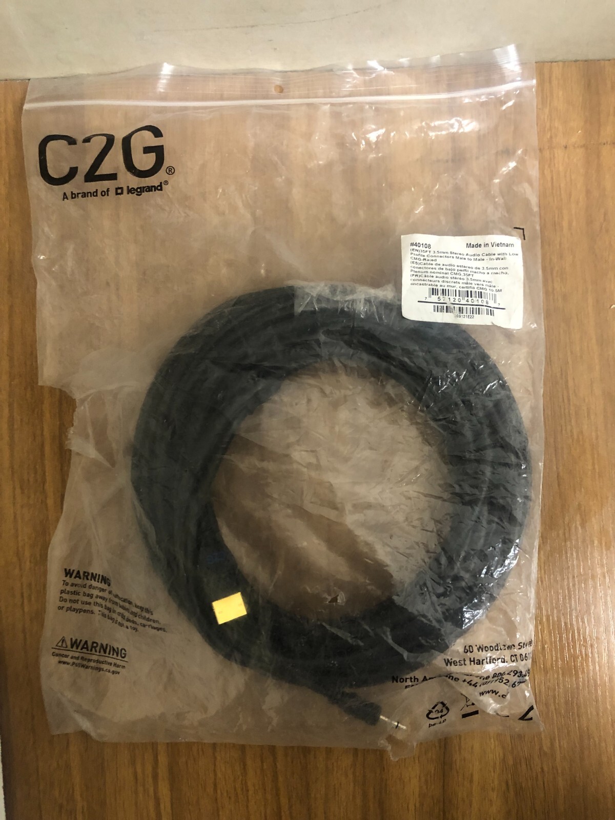 C2G 40108 35ft (10.7m) 3.5mm Stereo Audio Cable With Low Profile Connectors M/M