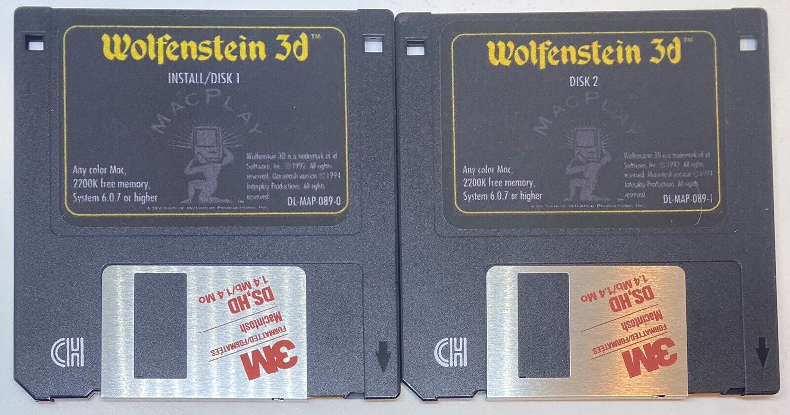 Vintage Apple Macintosh Wolfenstein 3D Game on 3.5” Floppies w/ Manual 1994 *GR8