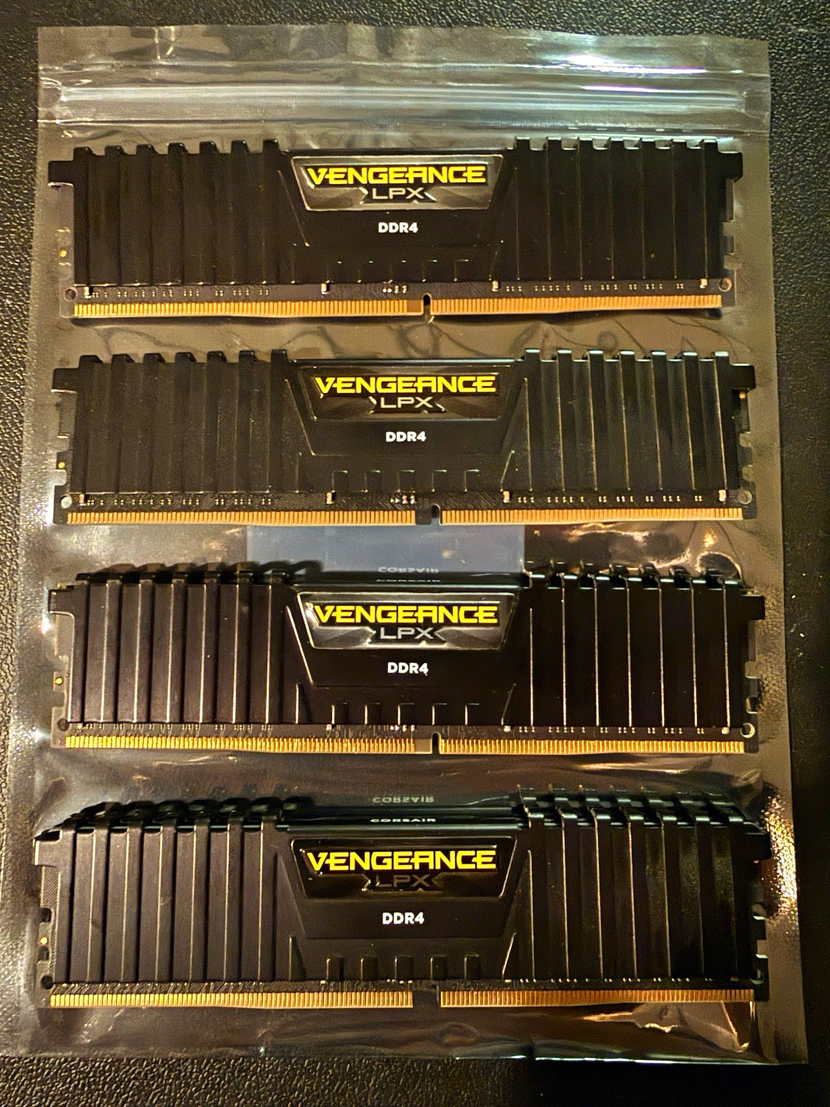 Corsair Vengeance LPX 64 (4x16GB) DDR4-2666 RAM