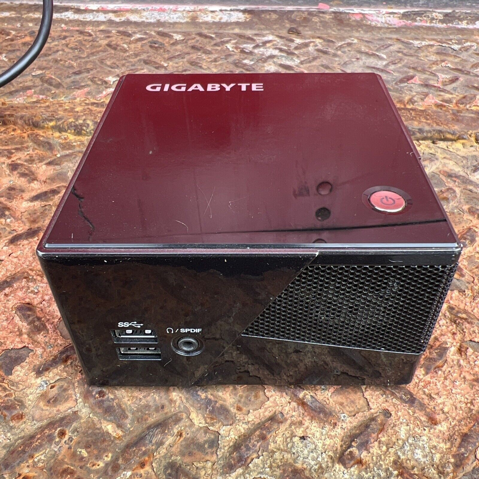 Gigabyte  i7 4770R, 16GB RAM, 223GB SSD, GB-BXi7-4770R, AC adpater