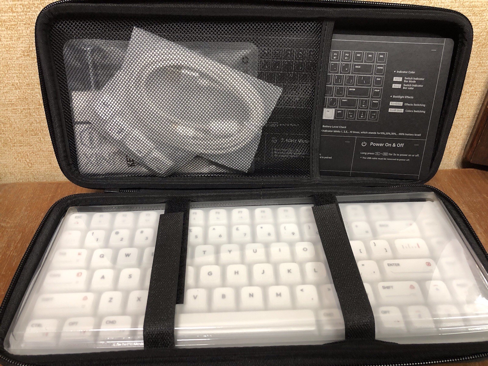 Iqunix MQ80 Mechanical Keyboard Silver (White) RGB Wireless Bluetooth w Case