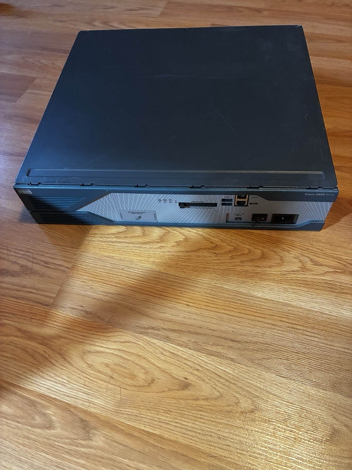 Cisco 2851 Gigabit Router 256MB/64MB IOS 12.4 ADV IP Services + AIM-VPN/EPI-PLUS