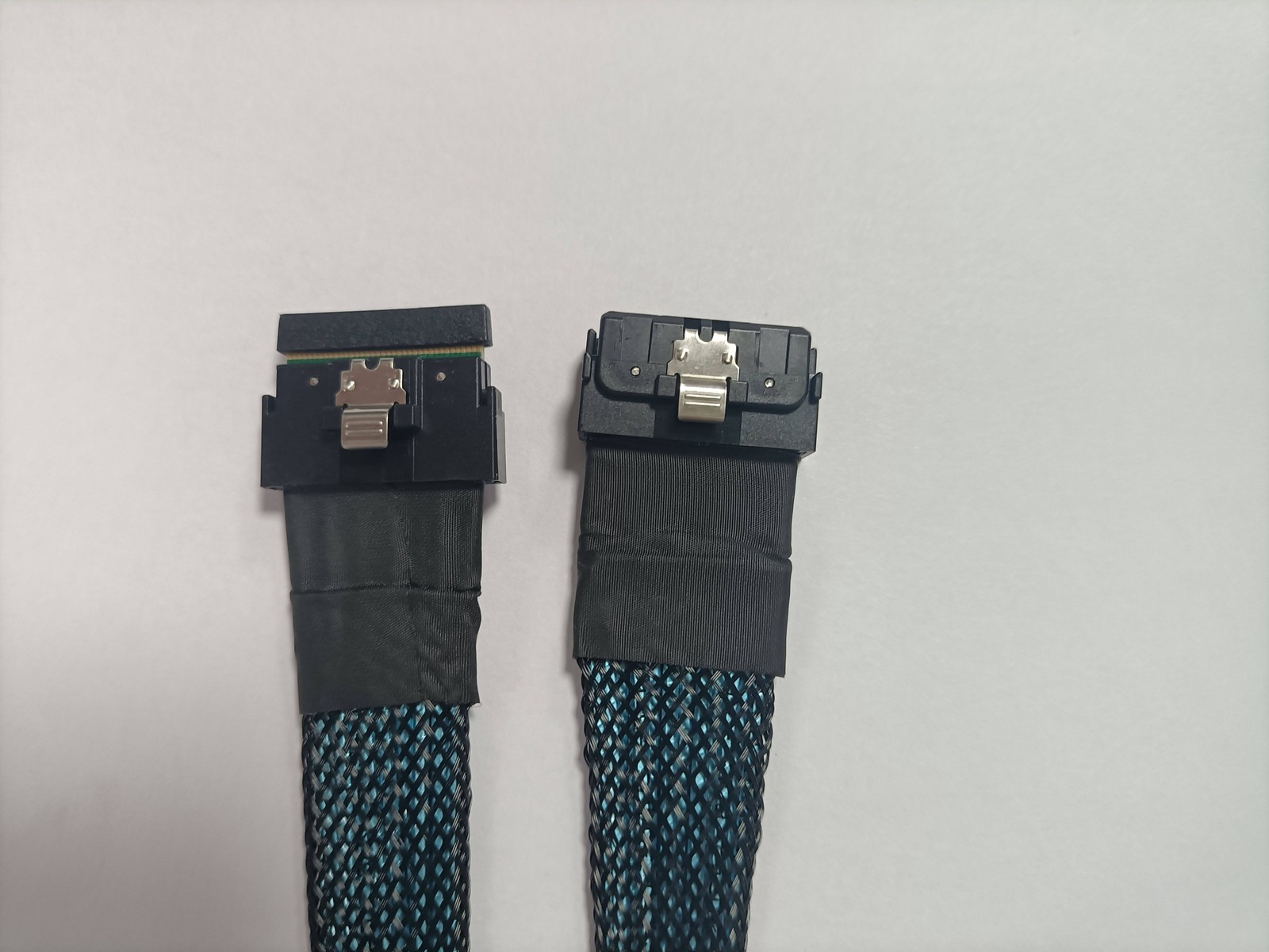 SlimSAS SFF-8654 8i to SlimSAS LP SFF-8654 8i PCIe 4.0 Adapter Cable
