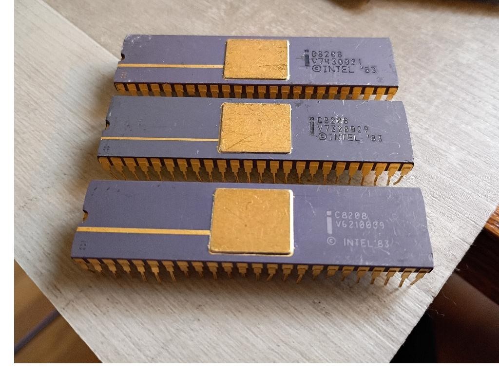 (3)   Intel C8208 DRAM controller for 8086 8088 80186 CPU vintage CPU GOLD  USA