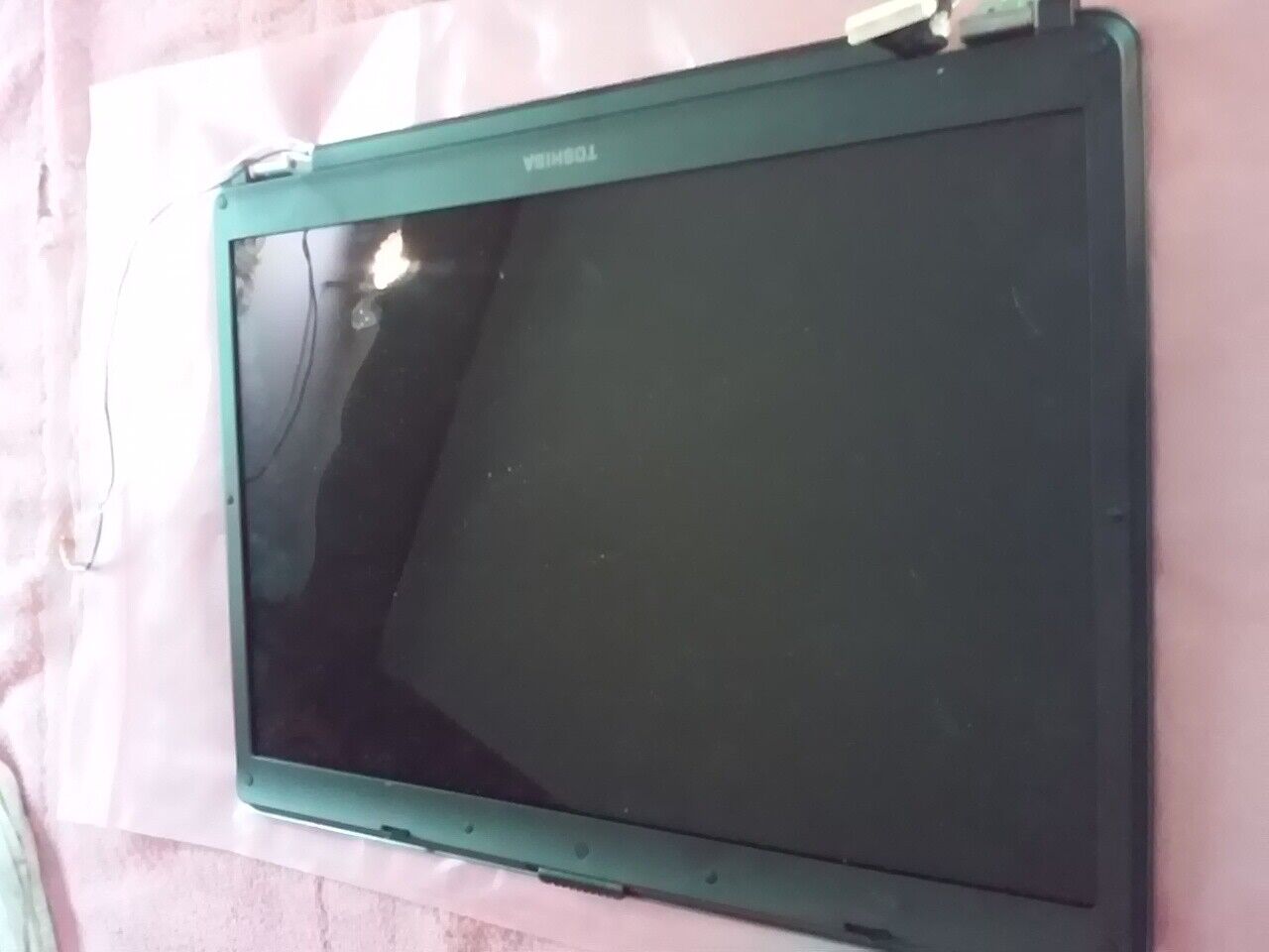 Toshiba SATELLITE A105-S4284  lcd complete display assy  