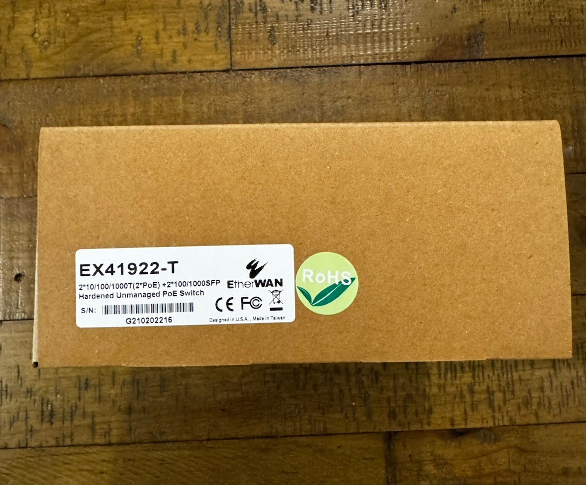 EtherWAN EX41922-T Hardened Unmanaged 2-port Gigabit PoE + 2-port SFP Ethernet