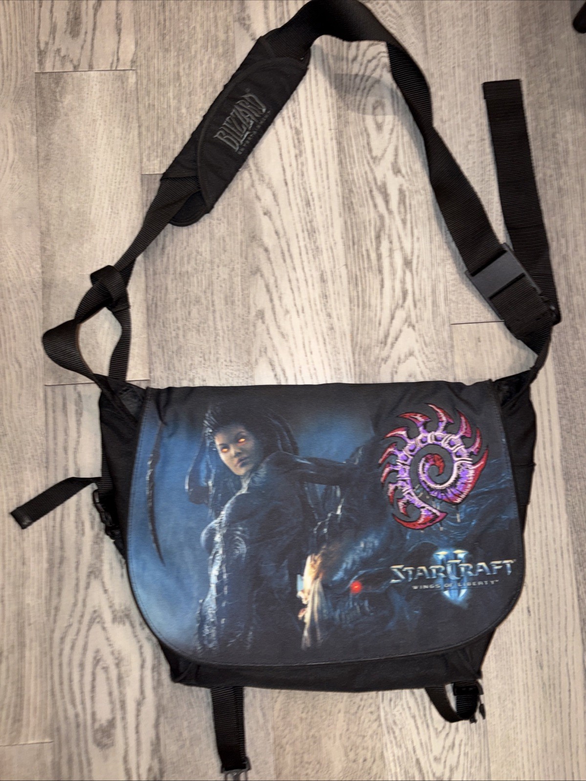 Razer Blizzard StarCraft II Wings Of Liberty Zerg Edition Laptop Messenger Bag