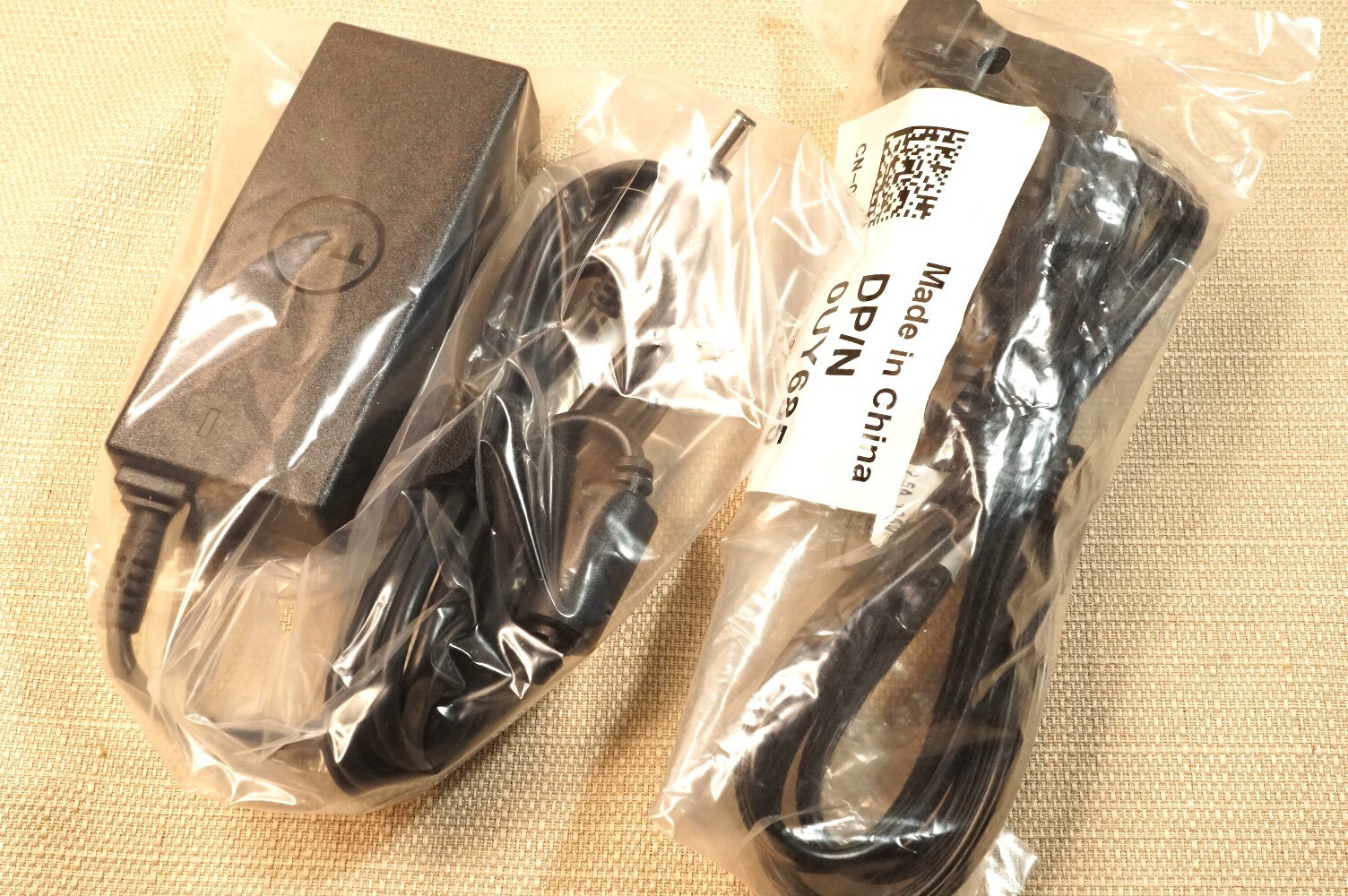 Dell 45w 4.5mm AC Adapter KXTTW 0KXTTW LA45NM140 OEM genuine original