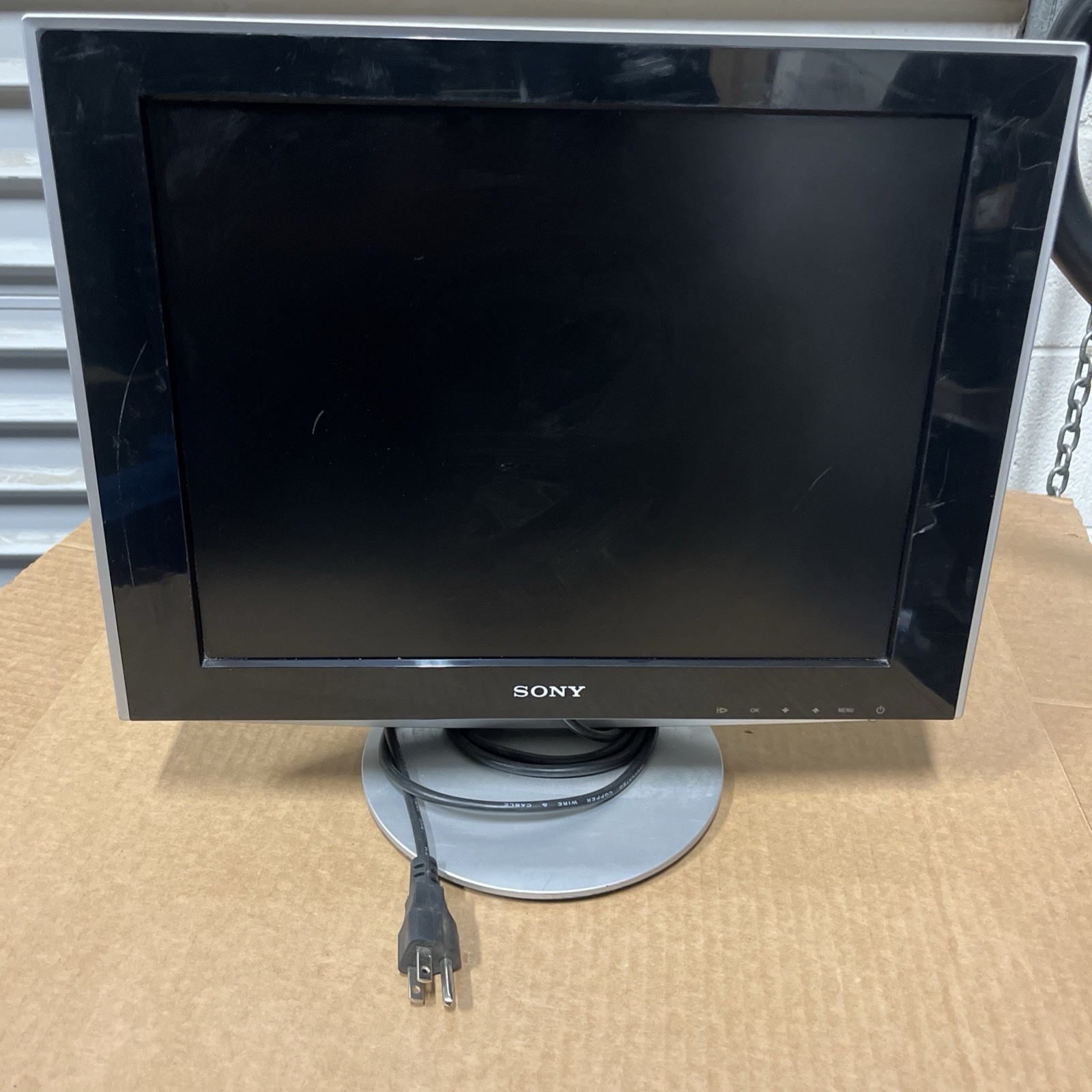 Y2K Sony SDM-HS53 15" TFT LCD VGA 4:3 Color Computer Monitor Retro Gaming