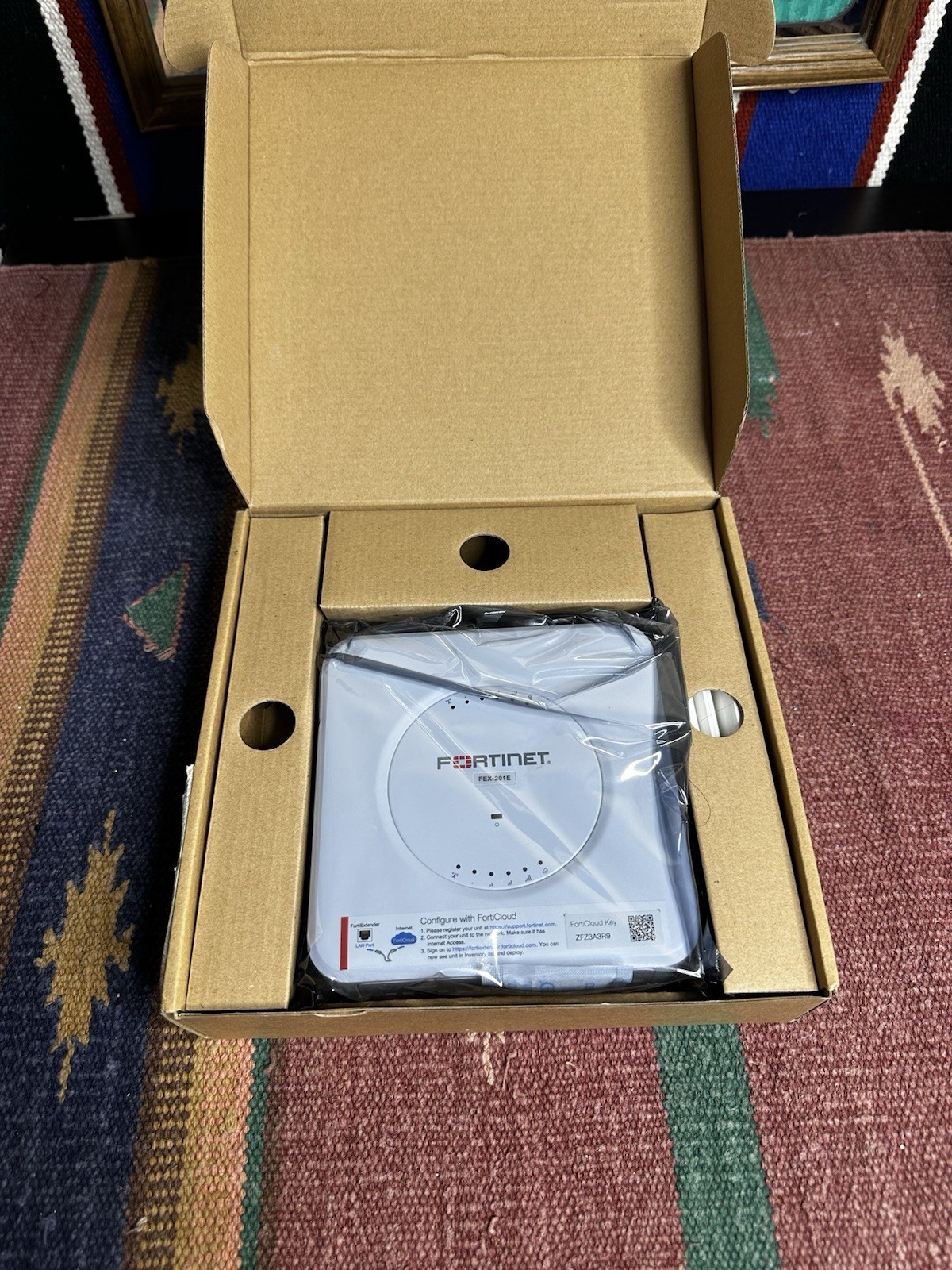 Fortinet 201E FEX-201E Indoor Broadband  WAN Dual SIM 3G/4G-2 Antennas