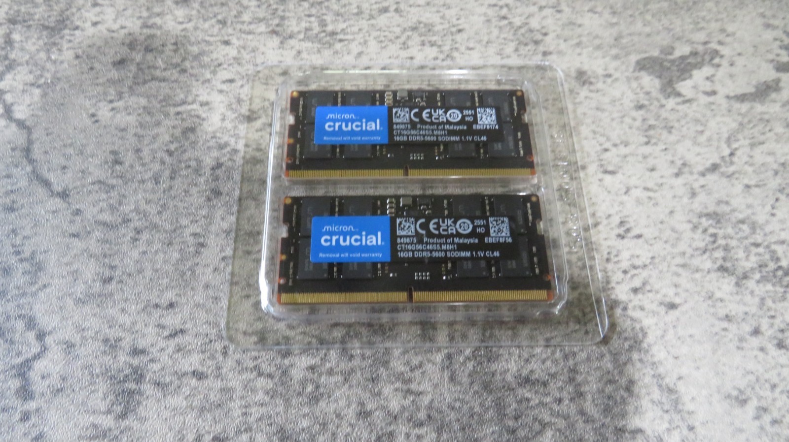 Crucial 32 GB PC5-44800 (DDR5-5600) 1Rx8 Laptop RAM Kit CT16G56C46S5.M8H1