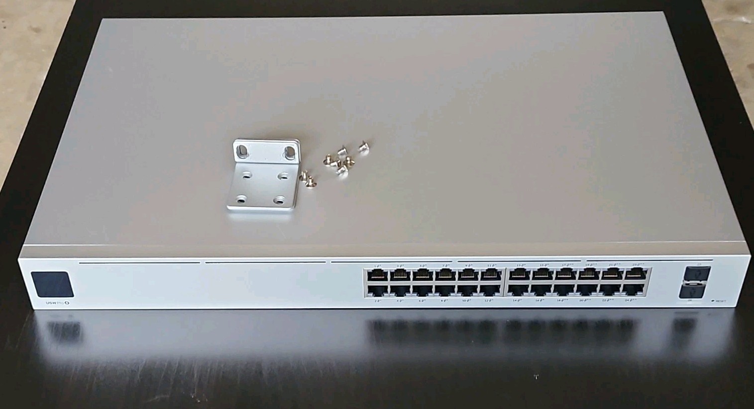  Ubiquiti Unifi USW-PRO-24-POE  24Port POE  Managed Switch -Fully Tested Working