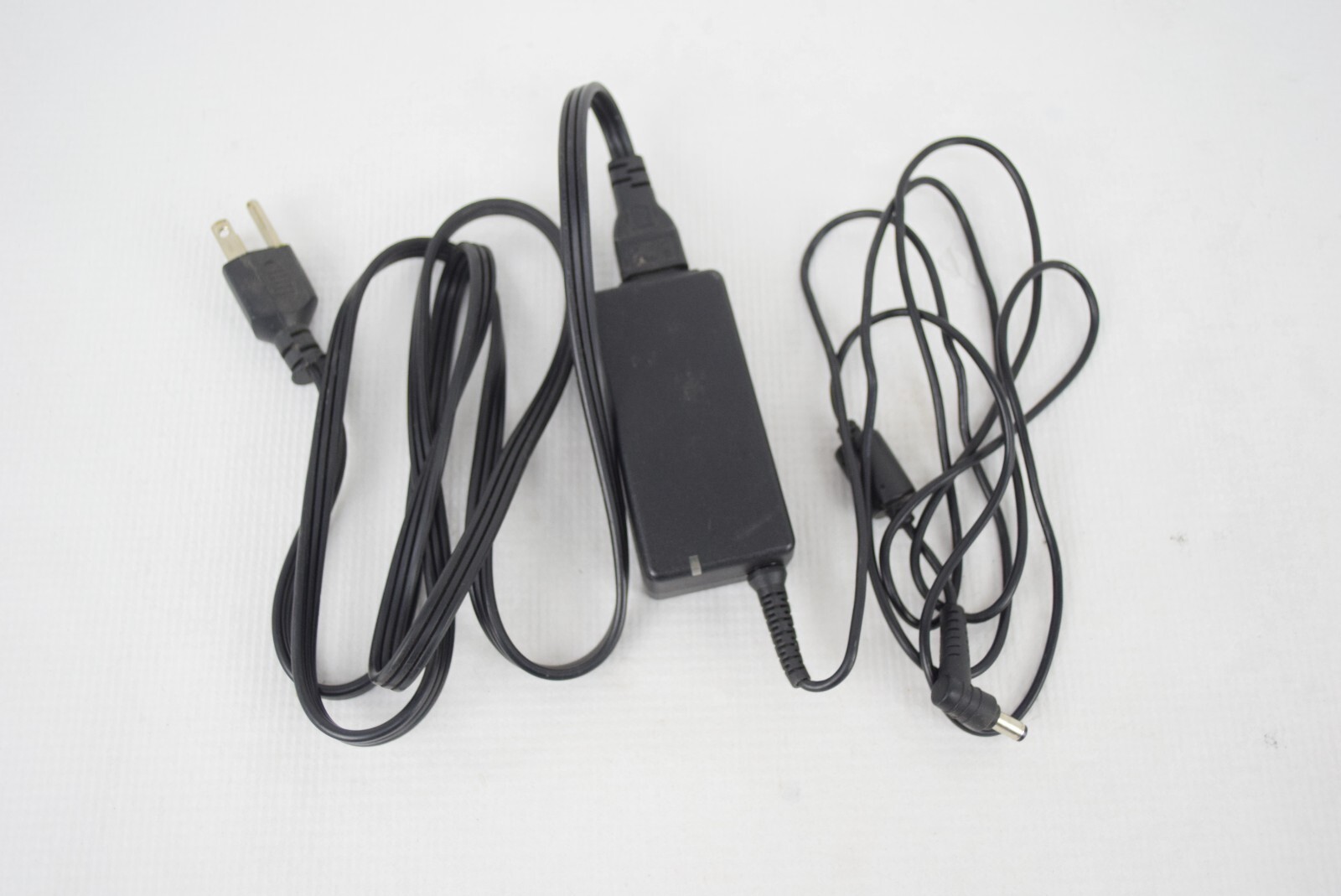 Delta Electronics SADP-65NB AC Power Adapter 19V 3.42A